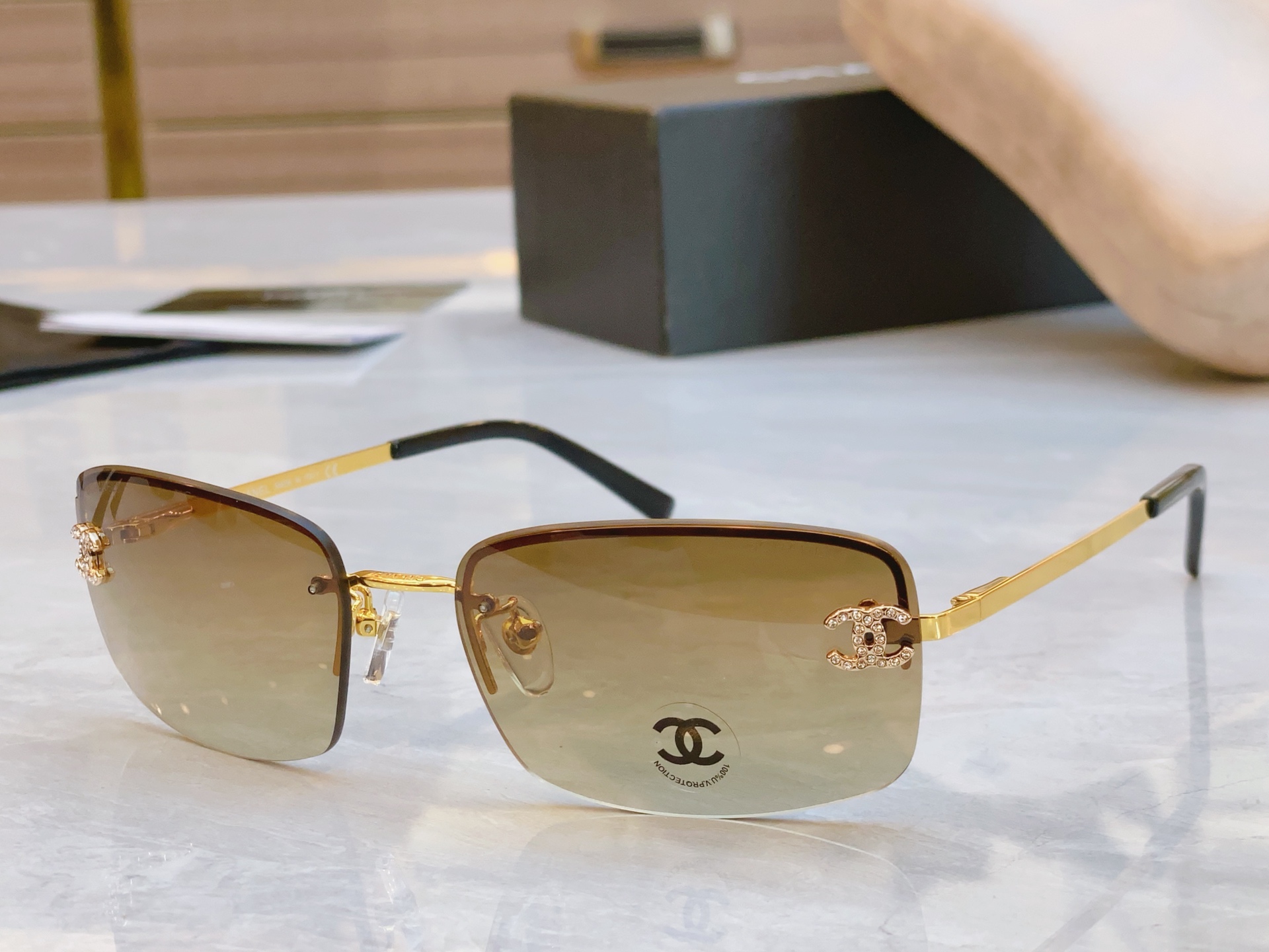，【CHANE*】香奈儿新款太阳镜🕶️🕶️，MODEL：CH4093-B，SIZE：56口16-130