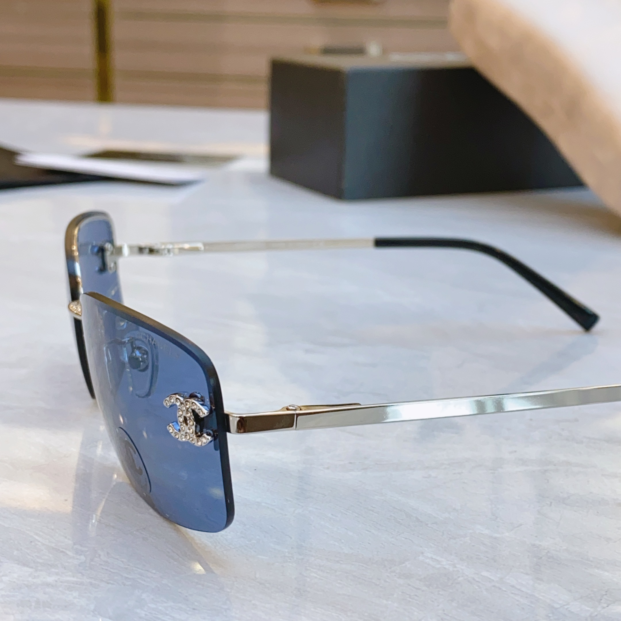 ，【CHANE*】香奈儿新款太阳镜🕶️🕶️，MODEL：CH4093-B，SIZE：56口16-130