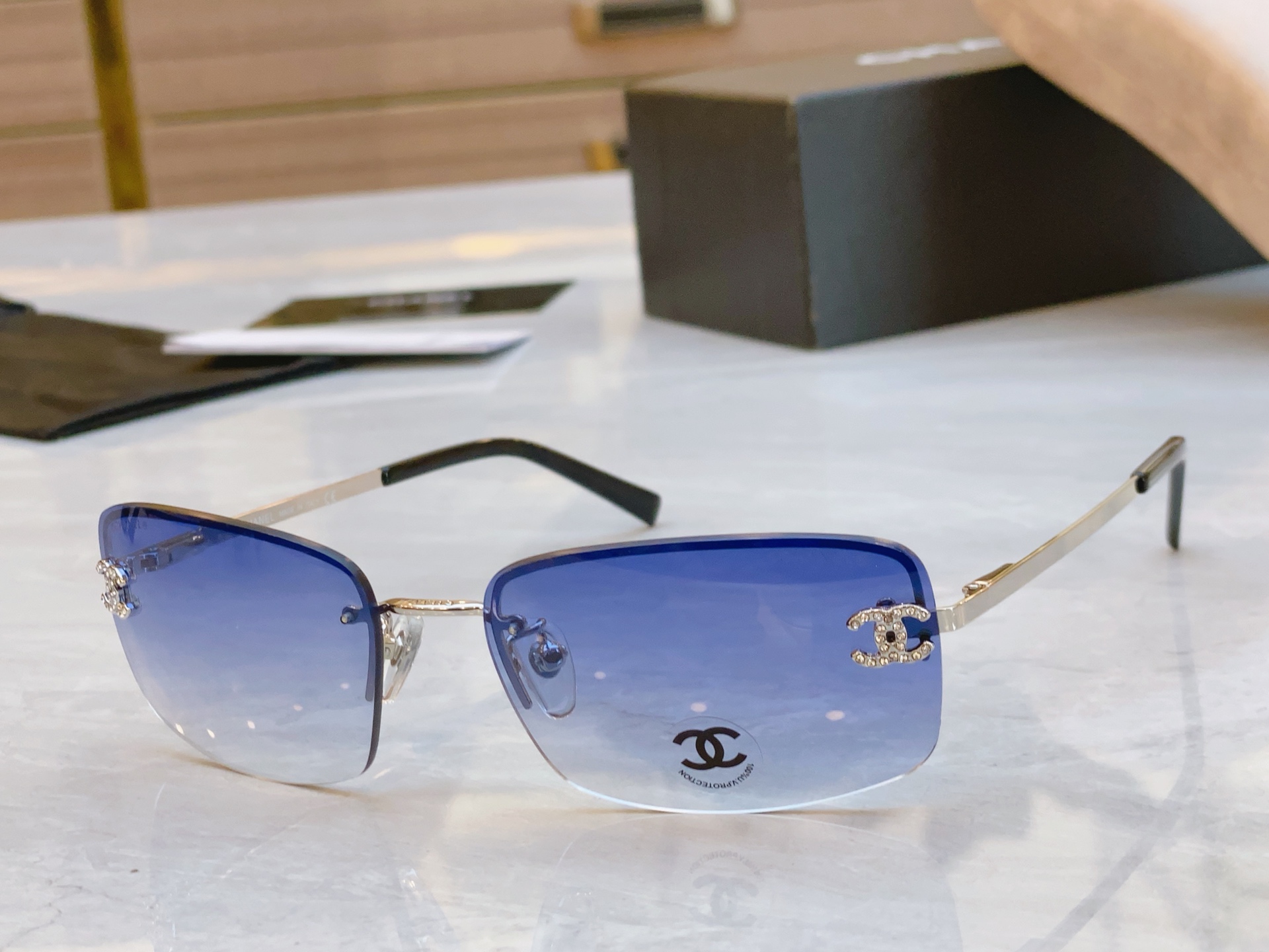 ，【CHANE*】香奈儿新款太阳镜🕶️🕶️，MODEL：CH4093-B，SIZE：56口16-130