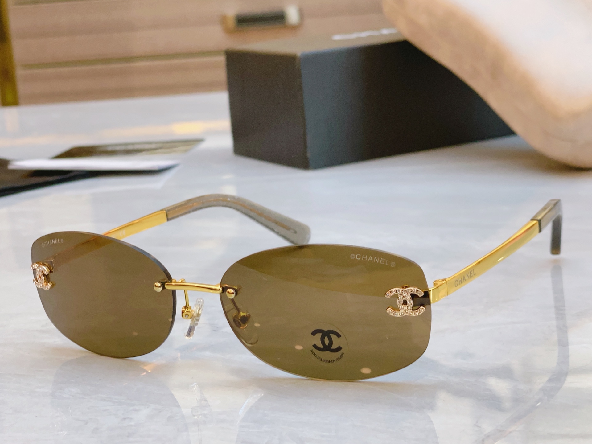 ，【CHANE*】香奈儿新款太阳镜🕶️🕶️，MODEL：A71559，SIZE：62口16-145