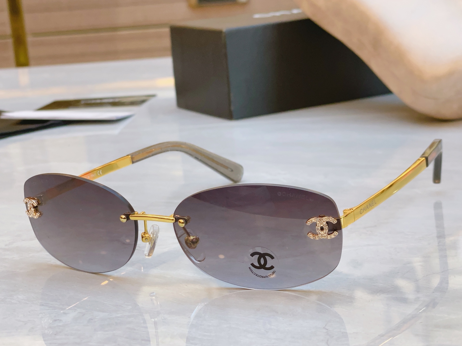 ，【CHANE*】香奈儿新款太阳镜🕶️🕶️，MODEL：A71559，SIZE：62口16-145