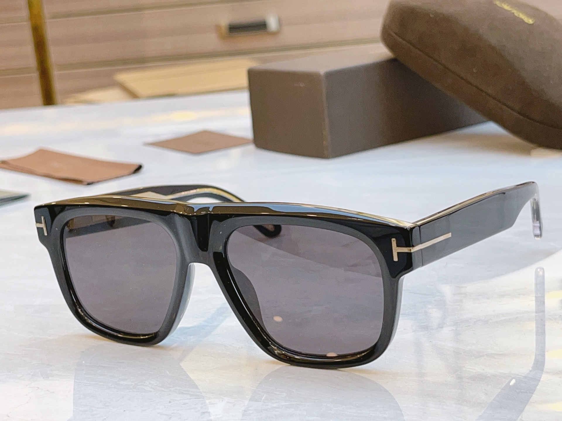 ，【TOM FOR*】汤姆*福特新款太阳镜🕶️，MODEL：FT1201，SIZE：56口17-145