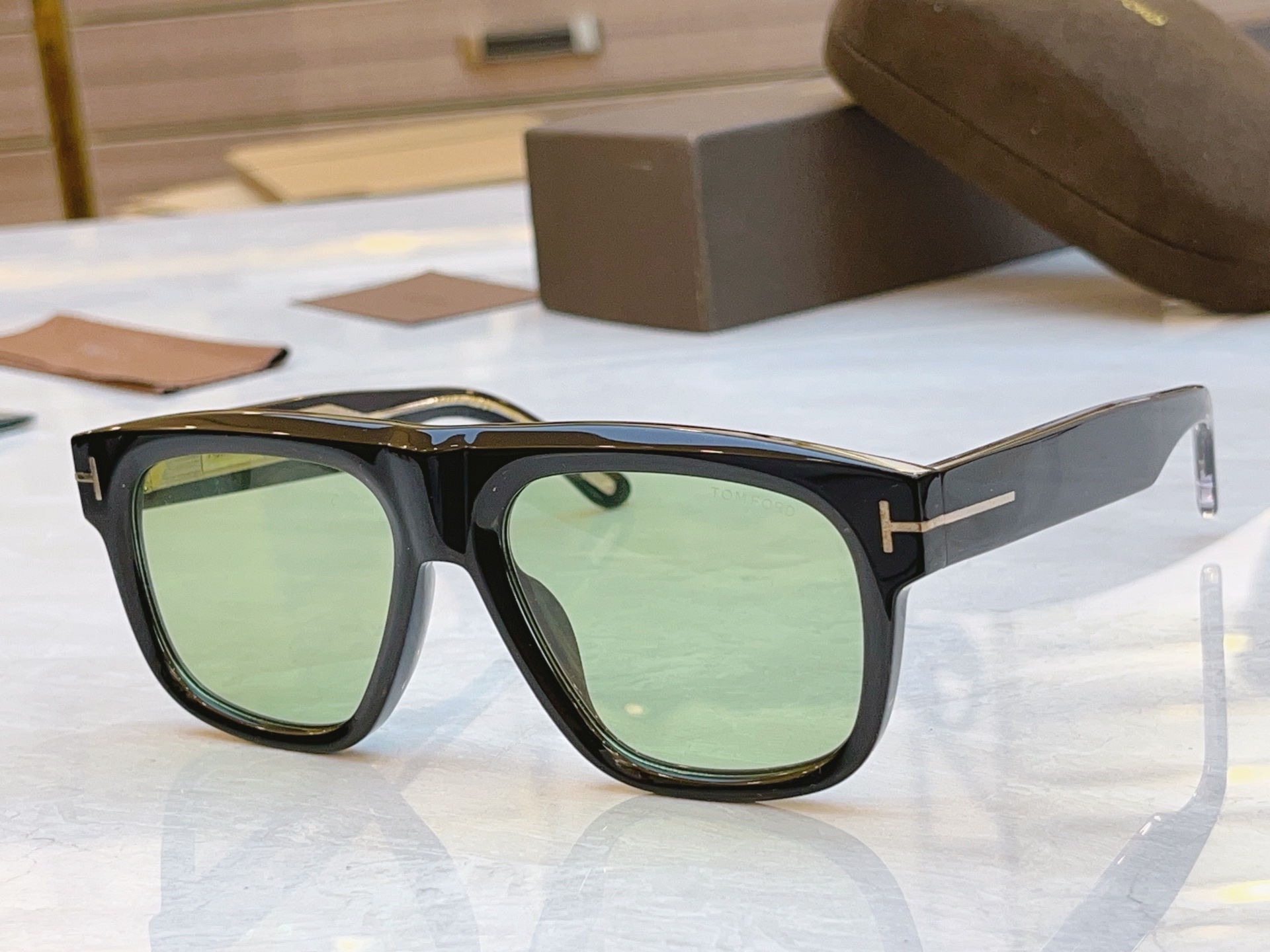 ，【TOM FOR*】汤姆*福特新款太阳镜🕶️，MODEL：FT1201，SIZE：56口17-145