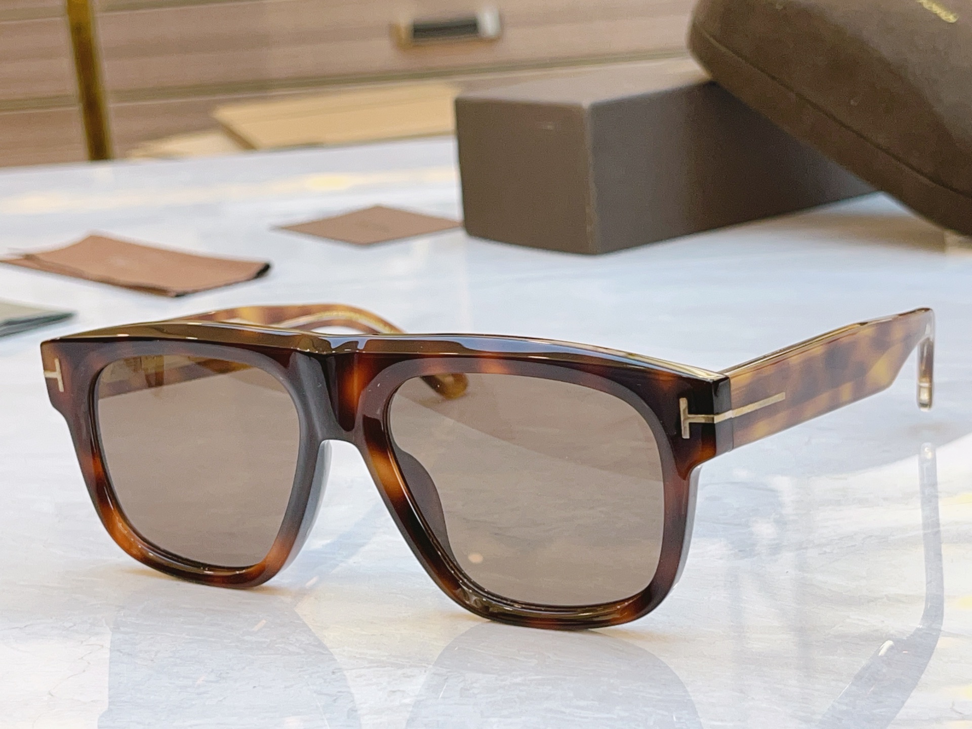 ，【TOM FOR*】汤姆*福特新款太阳镜🕶️，MODEL：FT1201，SIZE：56口17-145