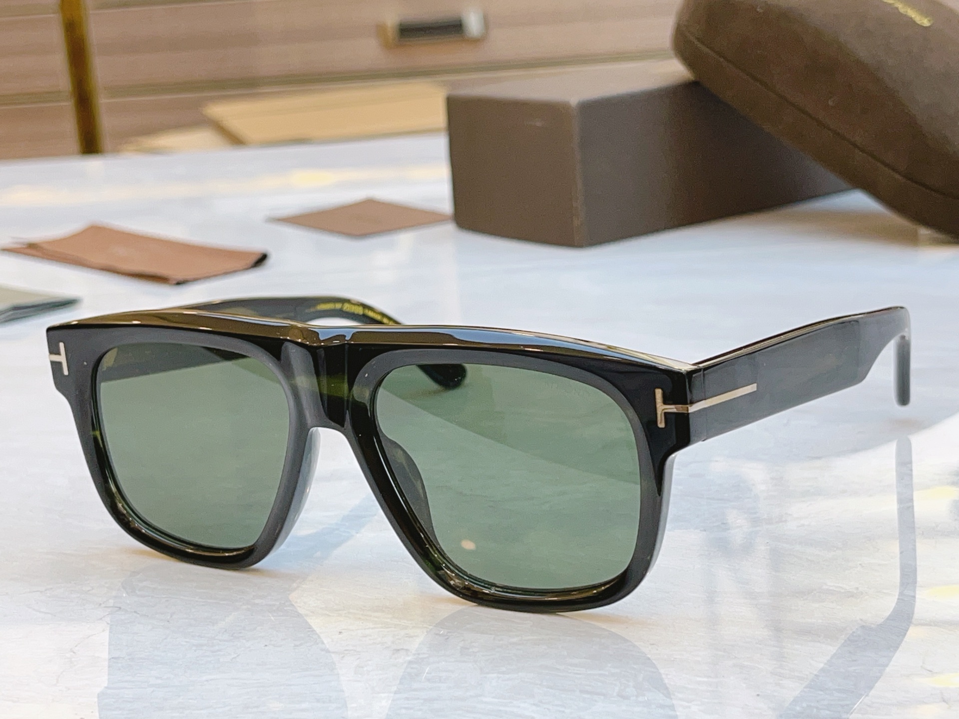 ，【TOM FOR*】汤姆*福特新款太阳镜🕶️，MODEL：FT1201，SIZE：56口17-145