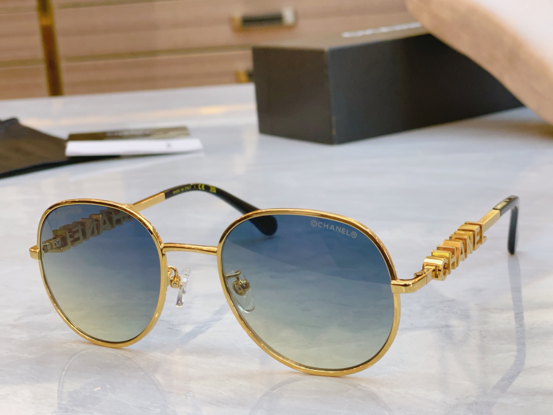 ，【CHANE*】香奈儿新款太阳镜🕶️🕶️，MODEL：C4688E，SIZE：55口21-140