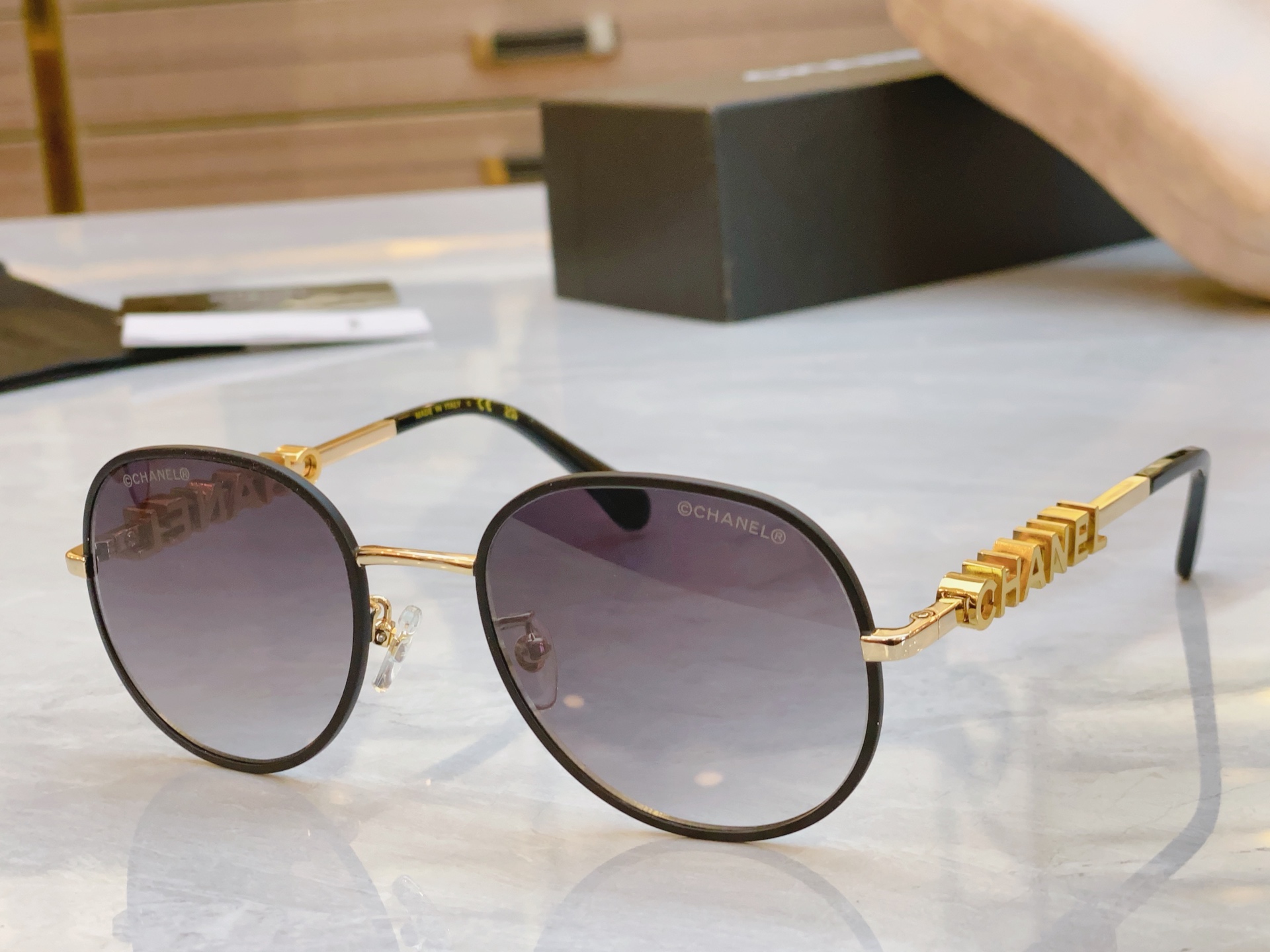 ，【CHANE*】香奈儿新款太阳镜🕶️🕶️，MODEL：C4688E，SIZE：55口21-140