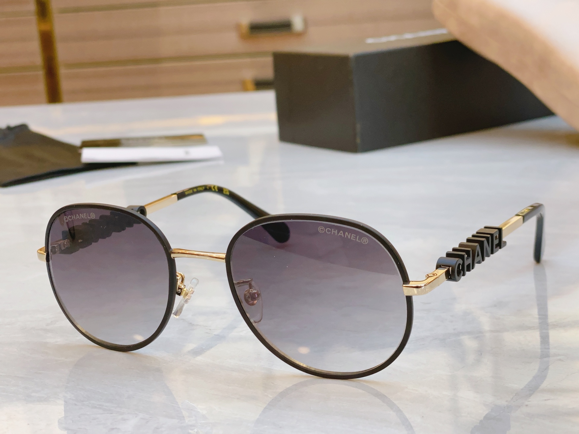 ，【CHANE*】香奈儿新款太阳镜🕶️🕶️，MODEL：C4688E，SIZE：55口21-140