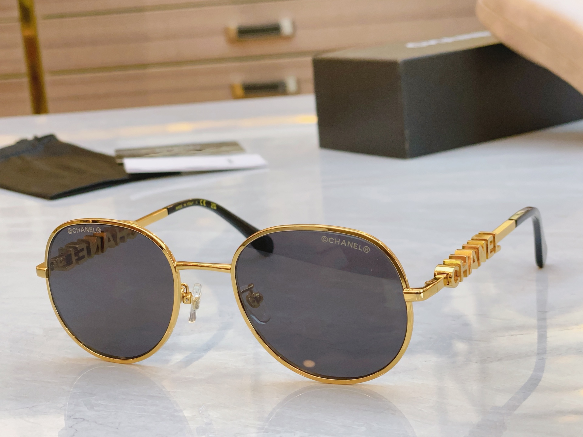 ，【CHANE*】香奈儿新款太阳镜🕶️🕶️，MODEL：C4688E，SIZE：55口21-140