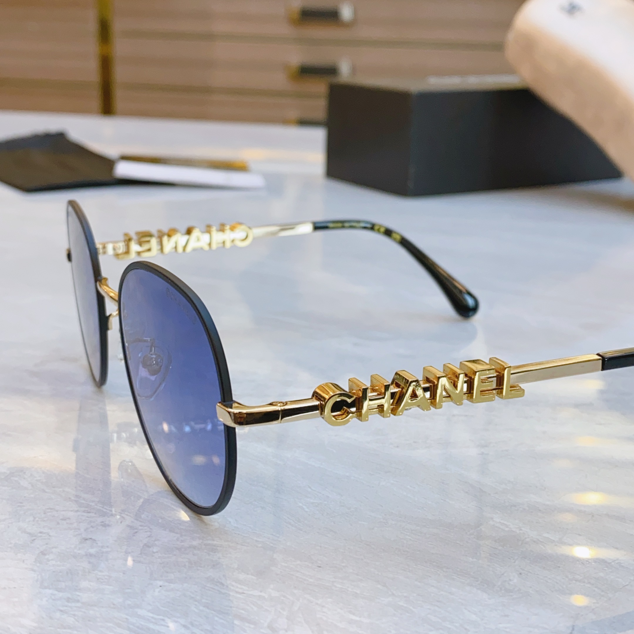 ，【CHANE*】香奈儿新款太阳镜🕶️🕶️，MODEL：C4688E，SIZE：55口21-140