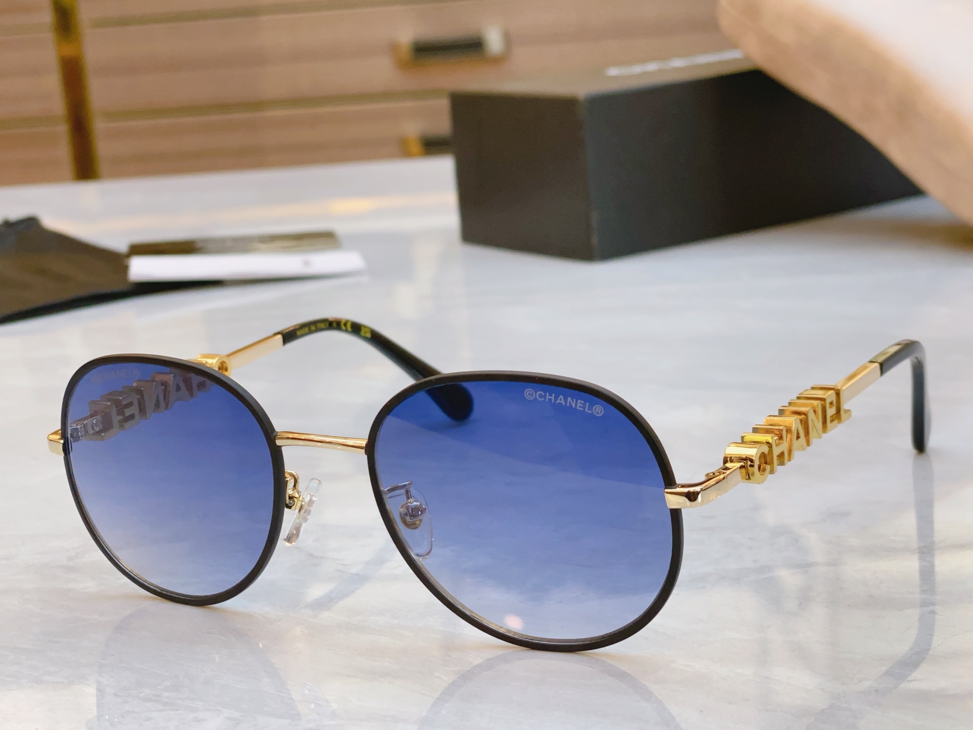 ，【CHANE*】香奈儿新款太阳镜🕶️🕶️，MODEL：C4688E，SIZE：55口21-140