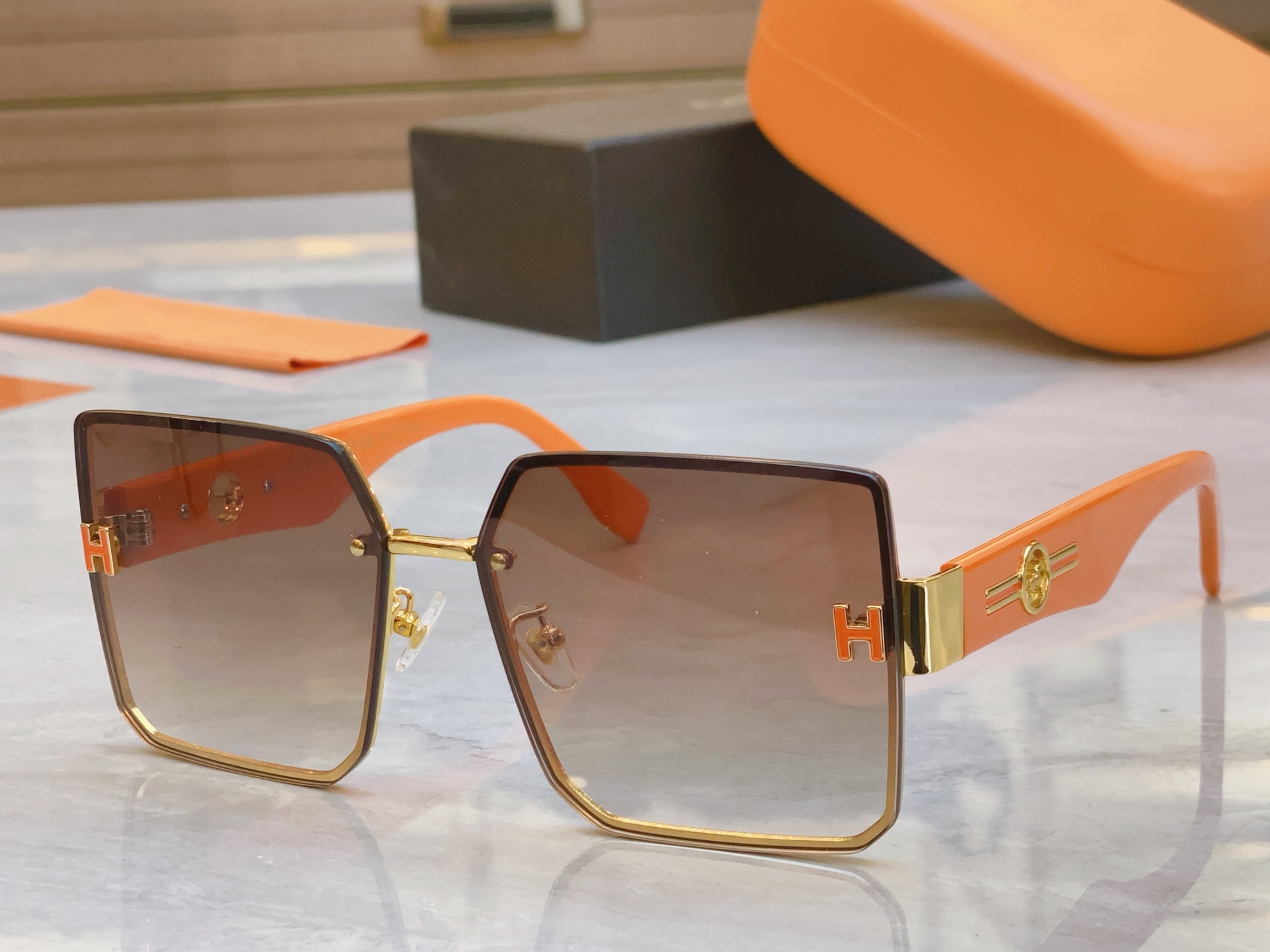 ，【HERME*】爱马*仕新款太阳镜🕶️，MODEL：9717，SIZE：61口15-145