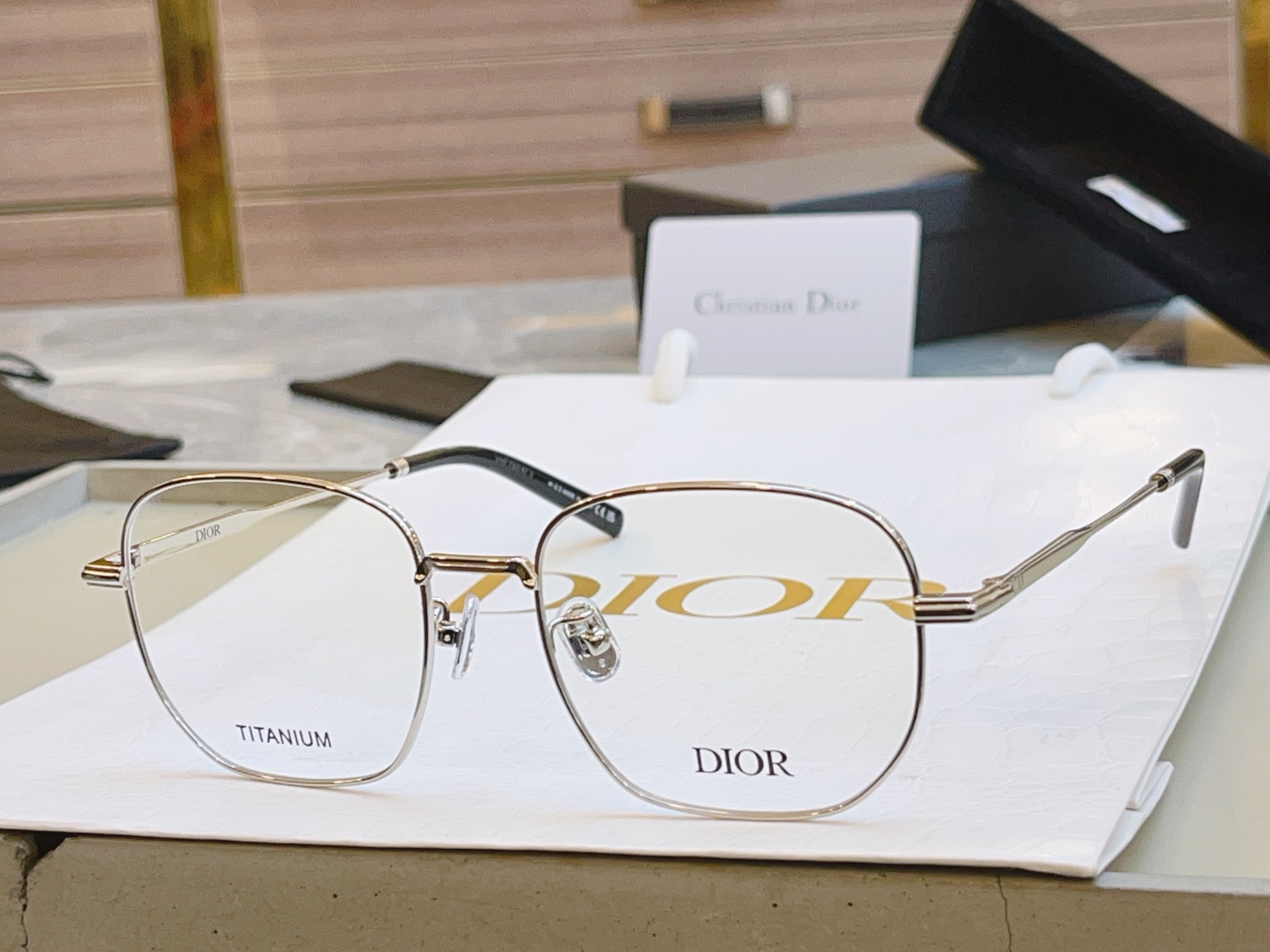 ，【Dio*】迪*奥新款光学架，
Mod：O S19U，Size：53-19-145
