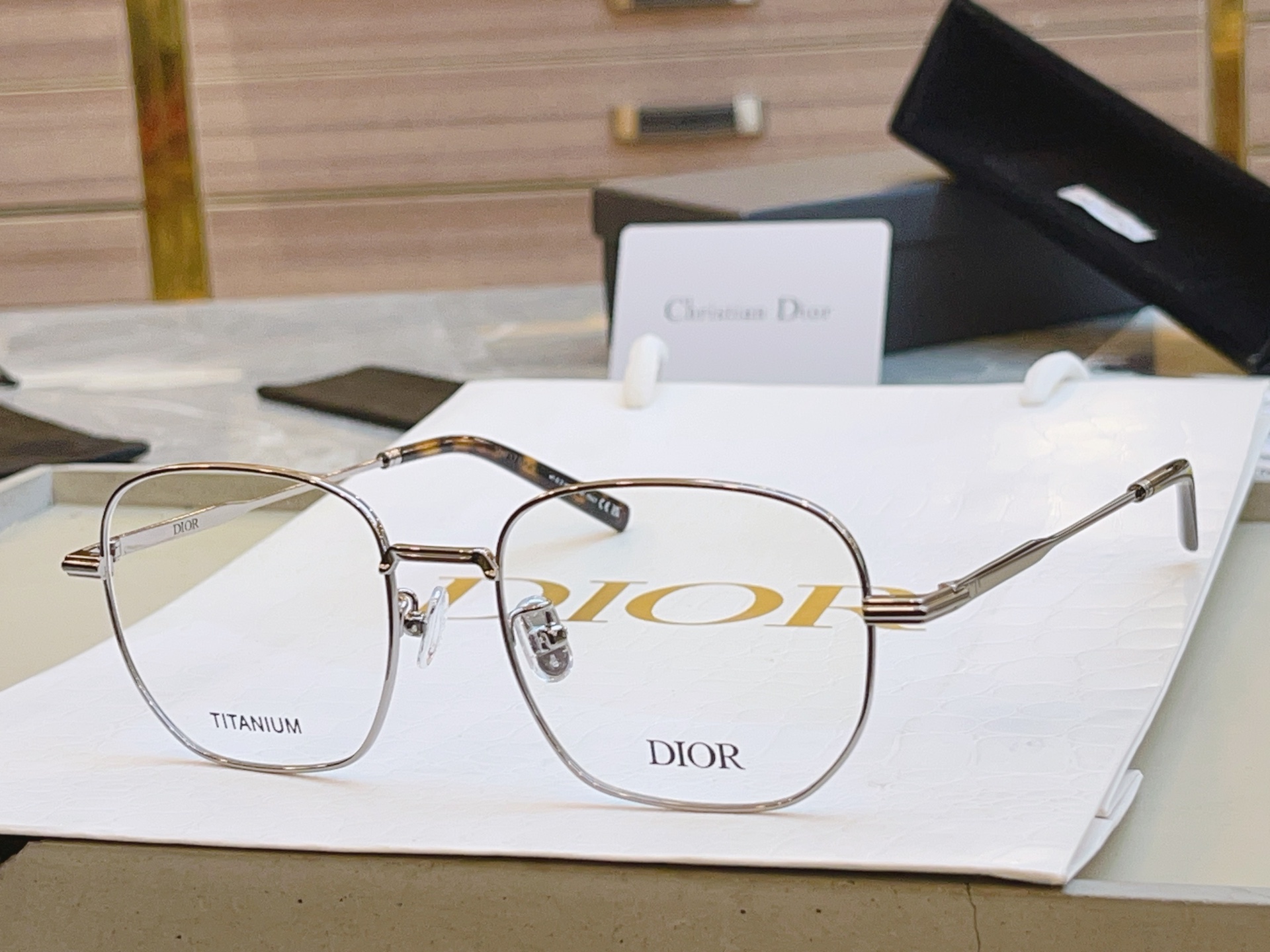 ，【Dio*】迪*奥新款光学架，
Mod：O S19U，Size：53-19-145