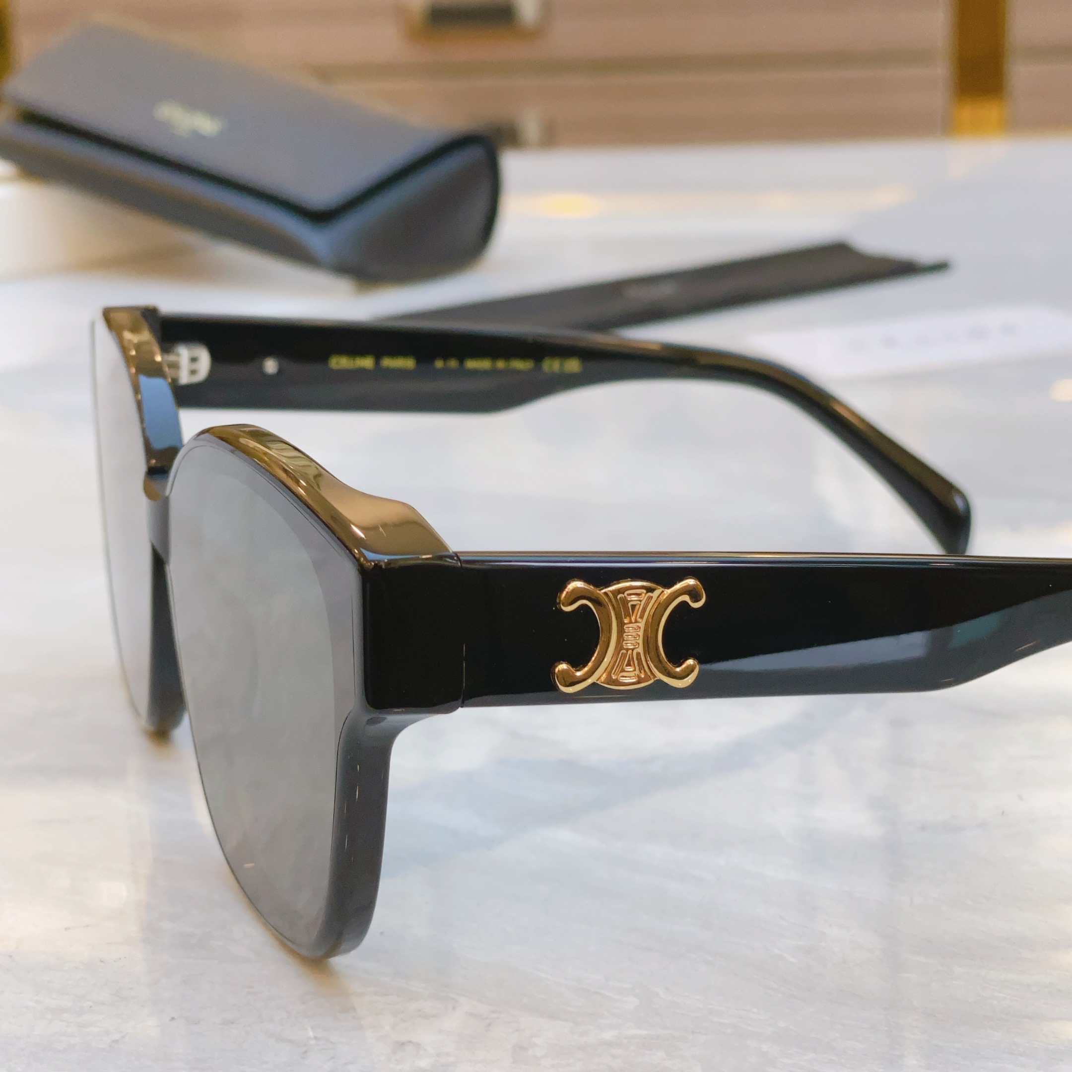 ，【CELIN*】赛*琳新款太阳镜， MODELCL42094U ，SIZE 53口21-145