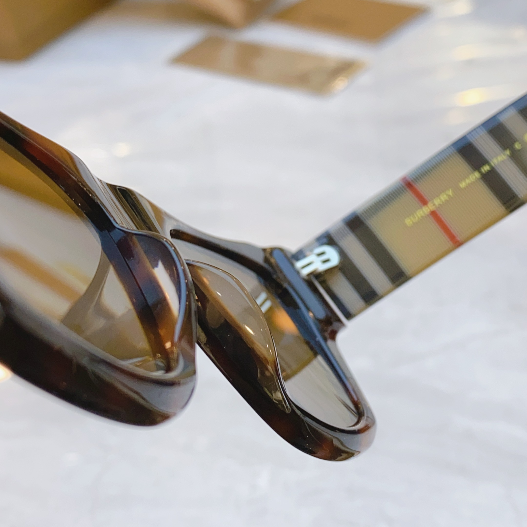 ，【BURBERR*】巴宝*莉新款光学架。MODEL：BE4360，SIZE：51口20-145