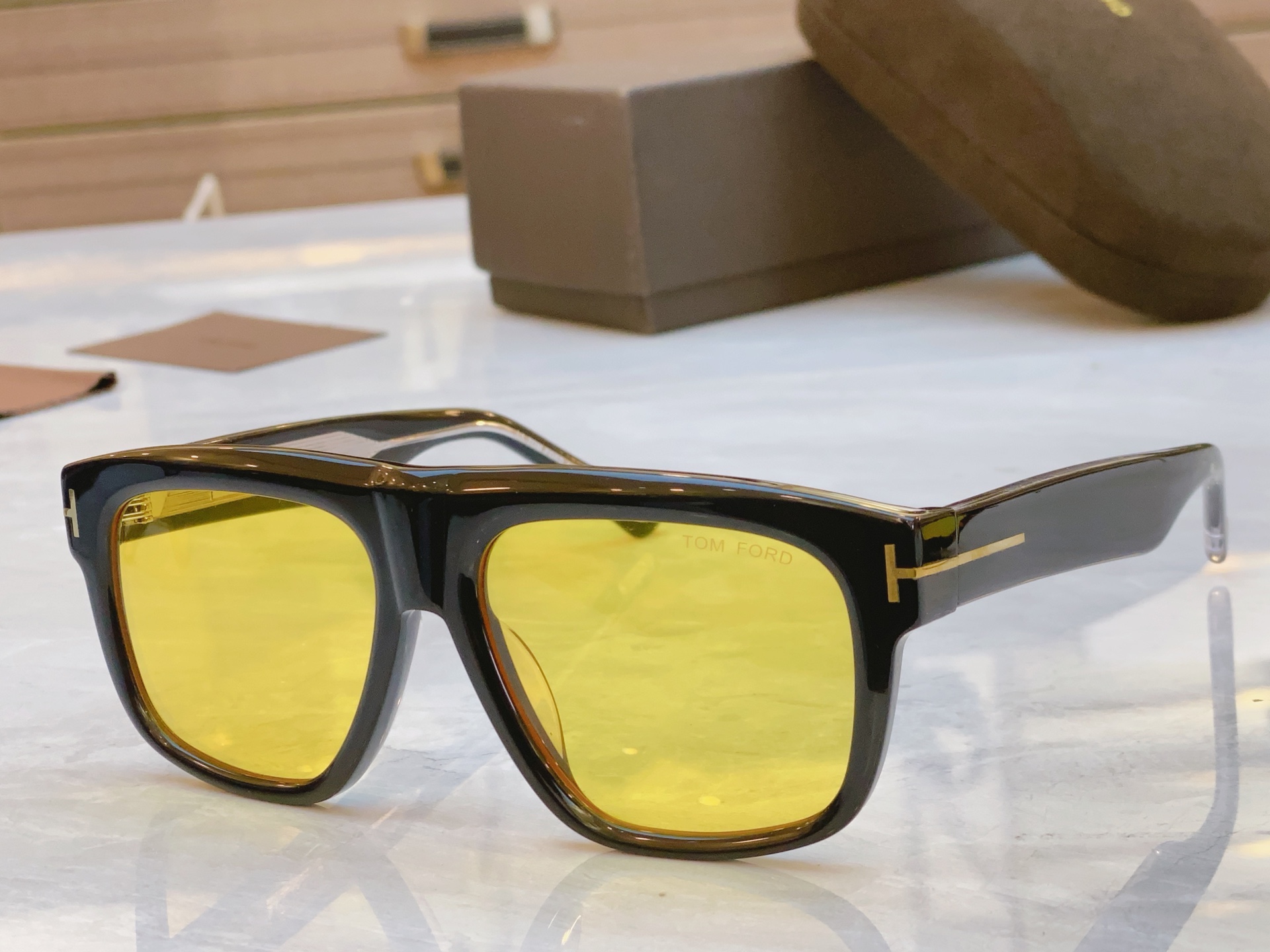 ，【TOM FOR*】汤姆*福特新款太阳镜🕶️，MODEL：FT1201，SIZE：56口19-145