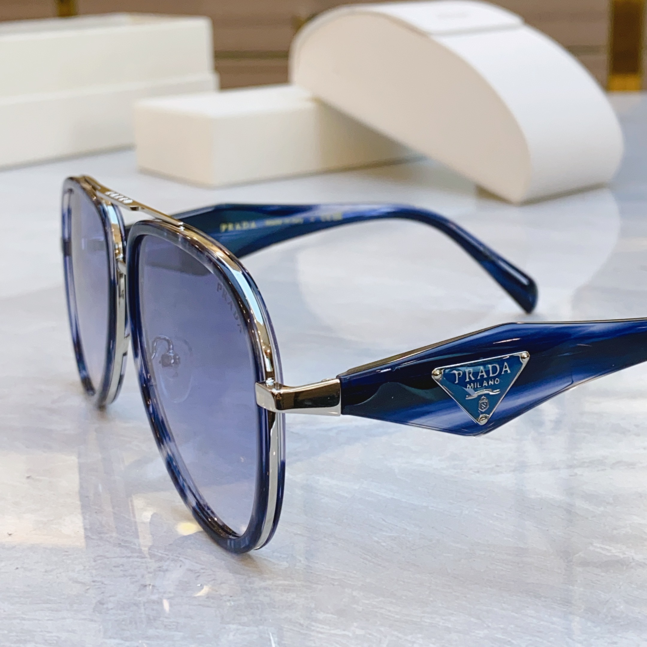 ，【PRAD*】普拉*达新款太阳镜🕶️，MODEL：PR 186VS，SIZE：58口17-142
