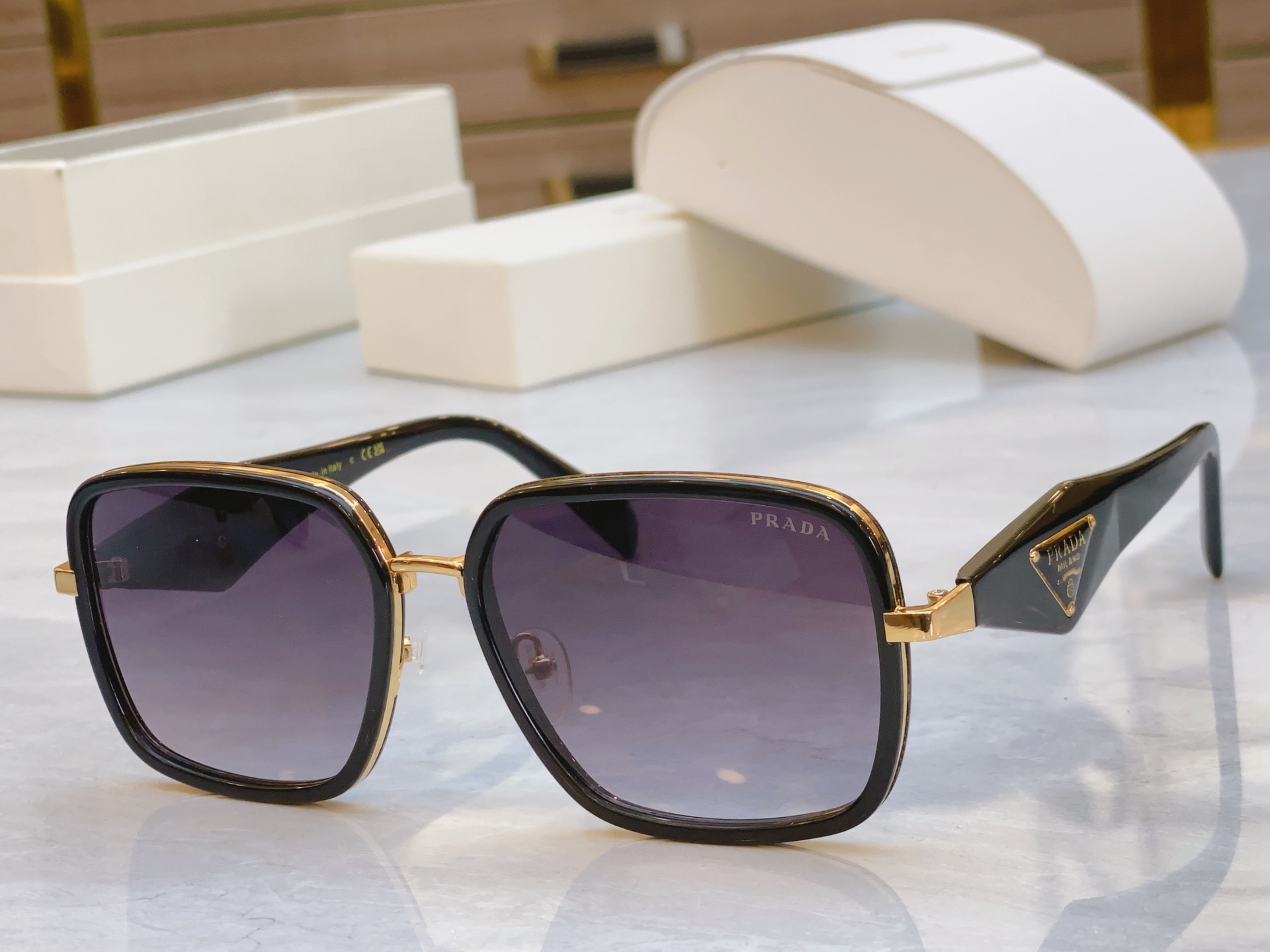 ，【PRAD*】普拉*达新款太阳镜🕶️，MODEL：PR 185VS，SIZE：58口18-142
