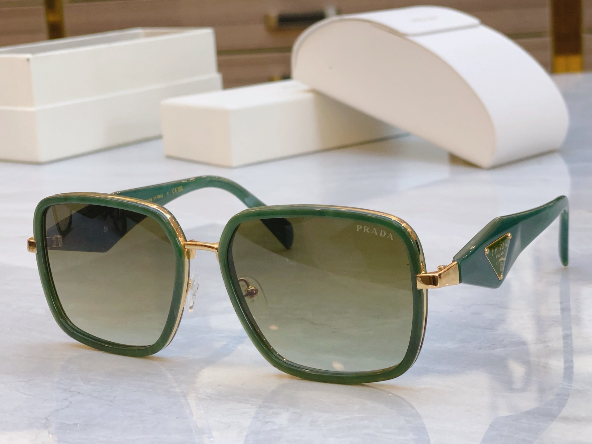 ，【PRAD*】普拉*达新款太阳镜🕶️，MODEL：PR 185VS，SIZE：58口18-142