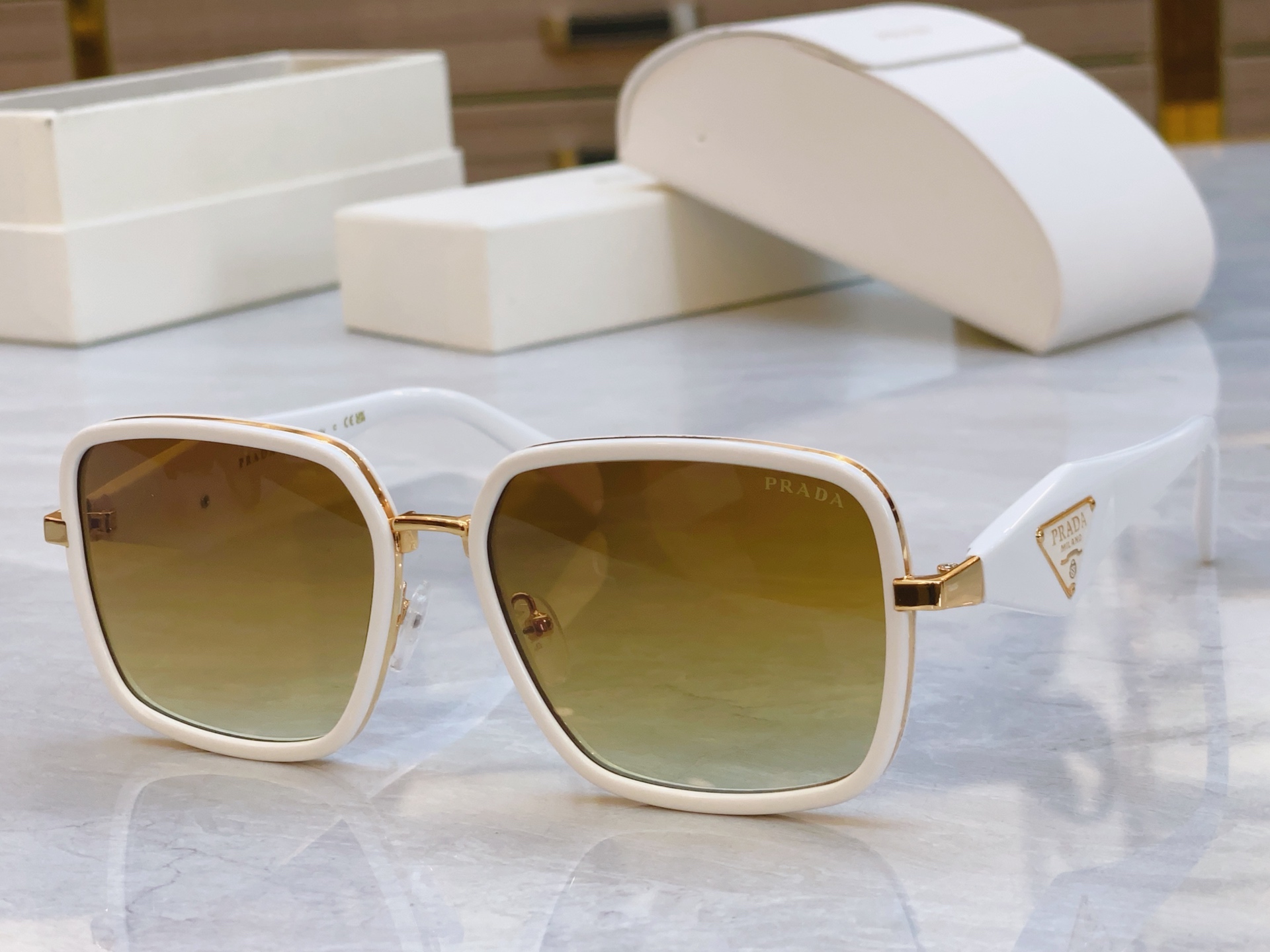 ，【PRAD*】普拉*达新款太阳镜🕶️，MODEL：PR 185VS，SIZE：58口18-142
