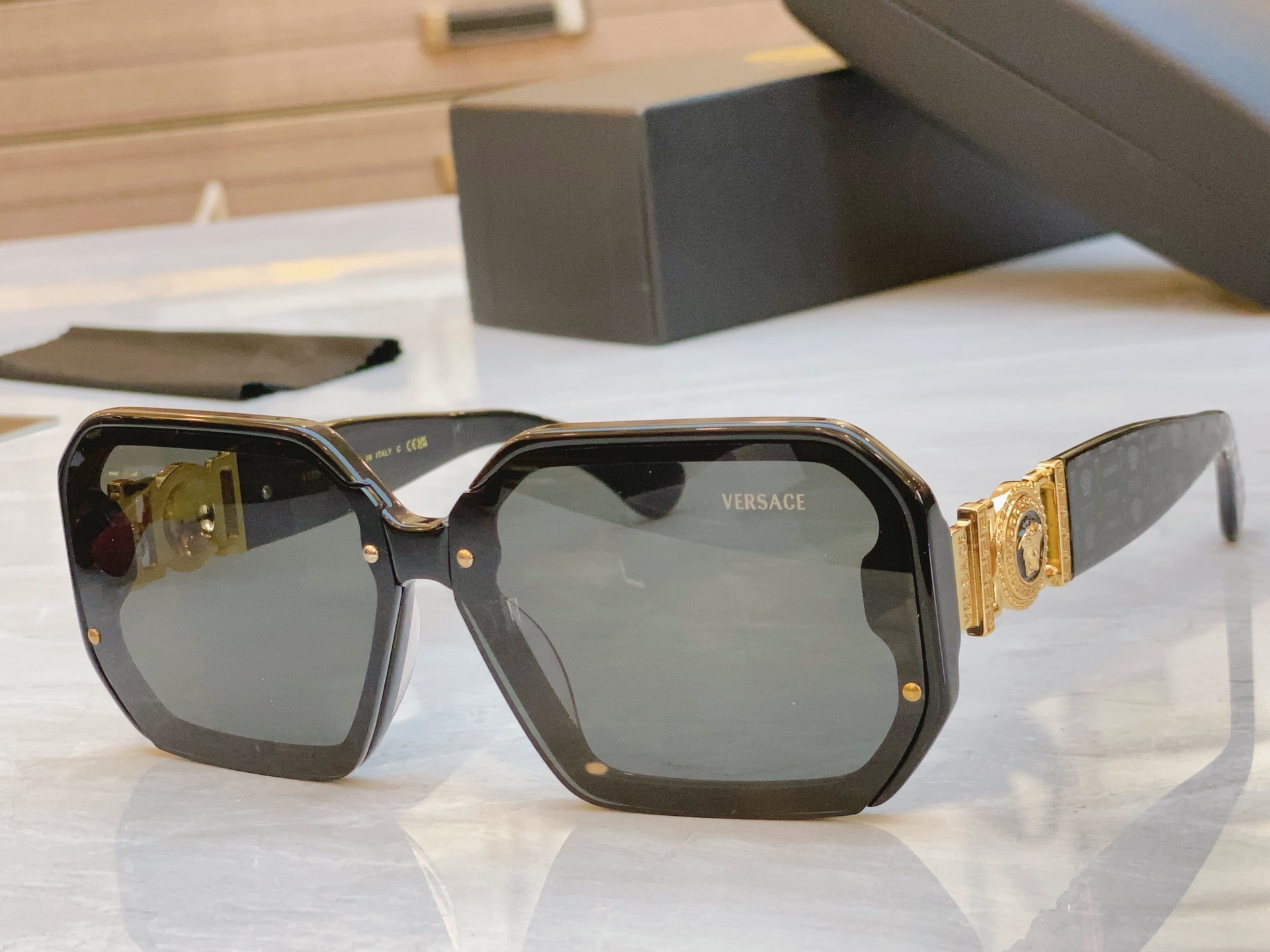 ，【VERSAC*】范思*哲新款太阳镜，MODEL：VE 6755，SIZE：66口9-145