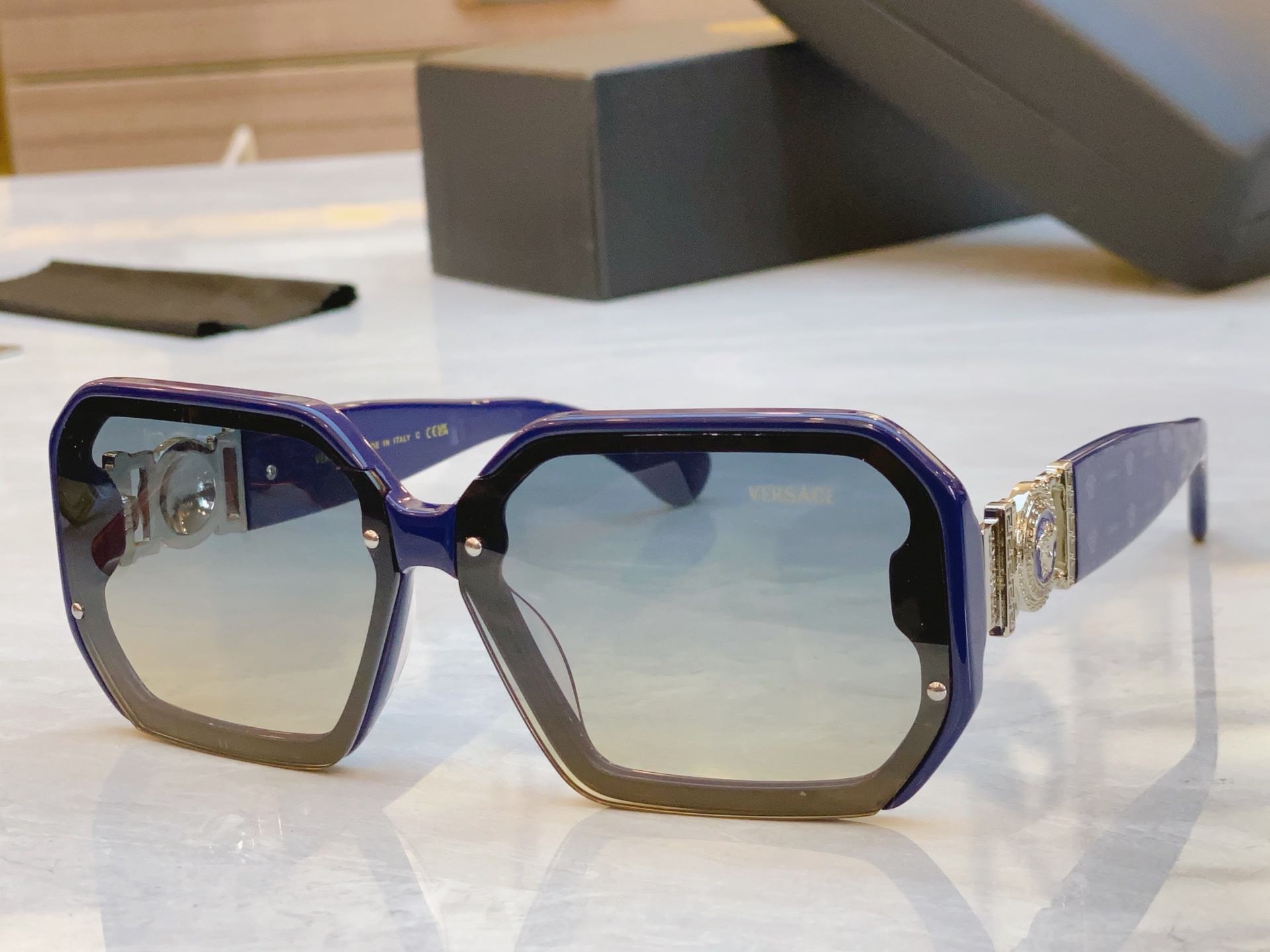 ，【VERSAC*】范思*哲新款太阳镜，MODEL：VE 6755，SIZE：66口9-145