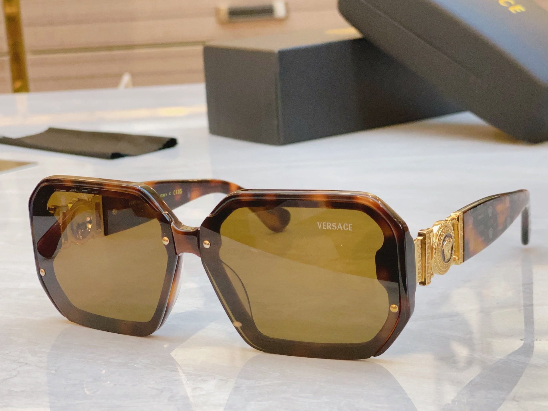 ，【VERSAC*】范思*哲新款太阳镜，MODEL：VE 6755，SIZE：66口9-145
