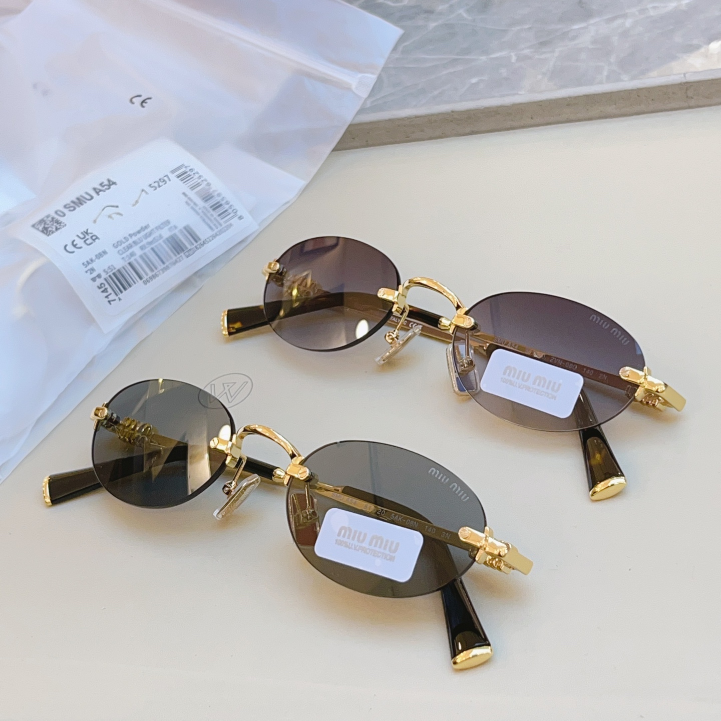，【MIUMI*】缪*缪新款太阳镜🕶️，ModSMU A54，SIZE51-20-140