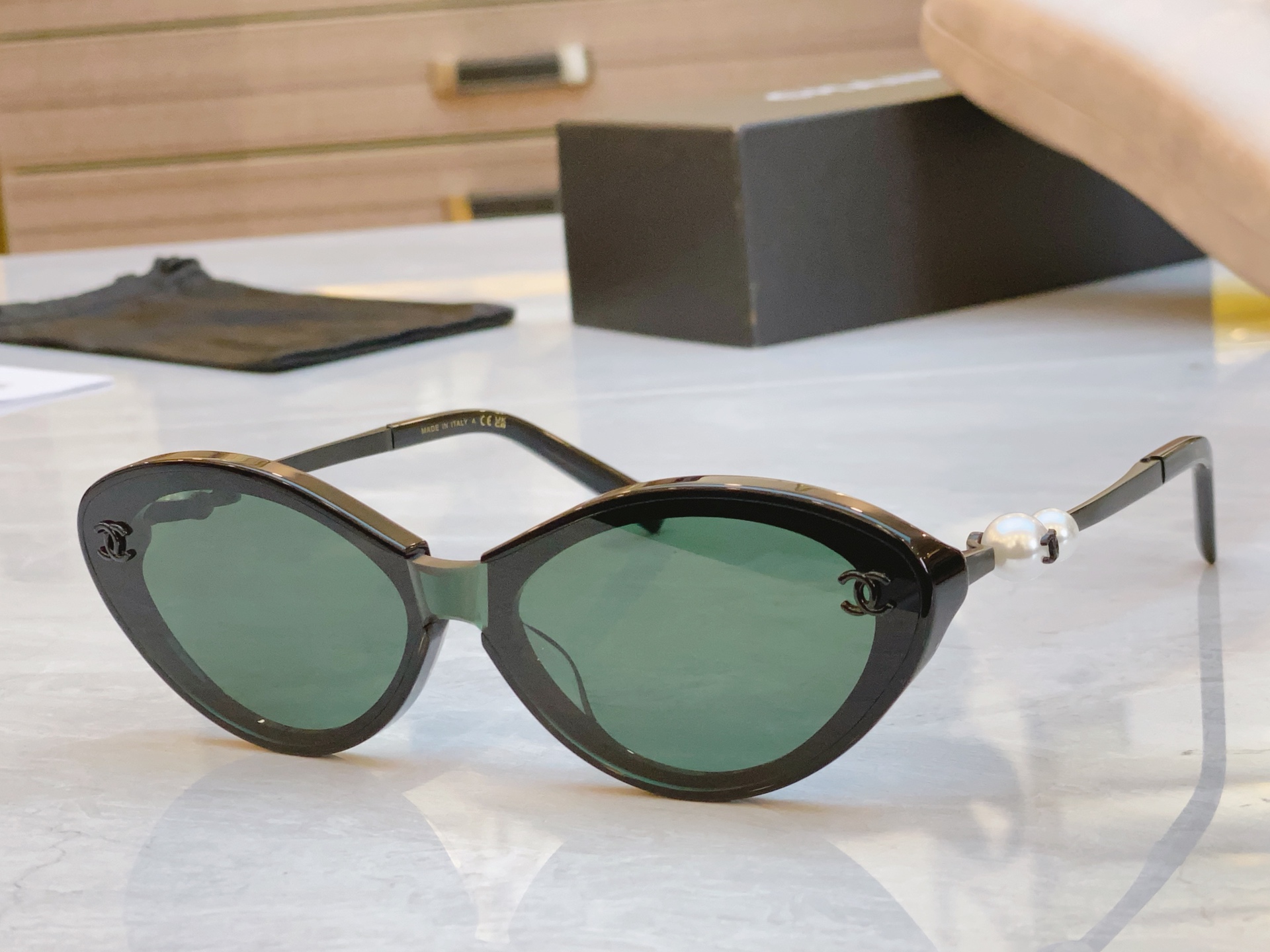 ，【CHANE*】香奈儿新款太阳镜🕶️🕶️，MODEL：A95101，SIZE：56口18-145