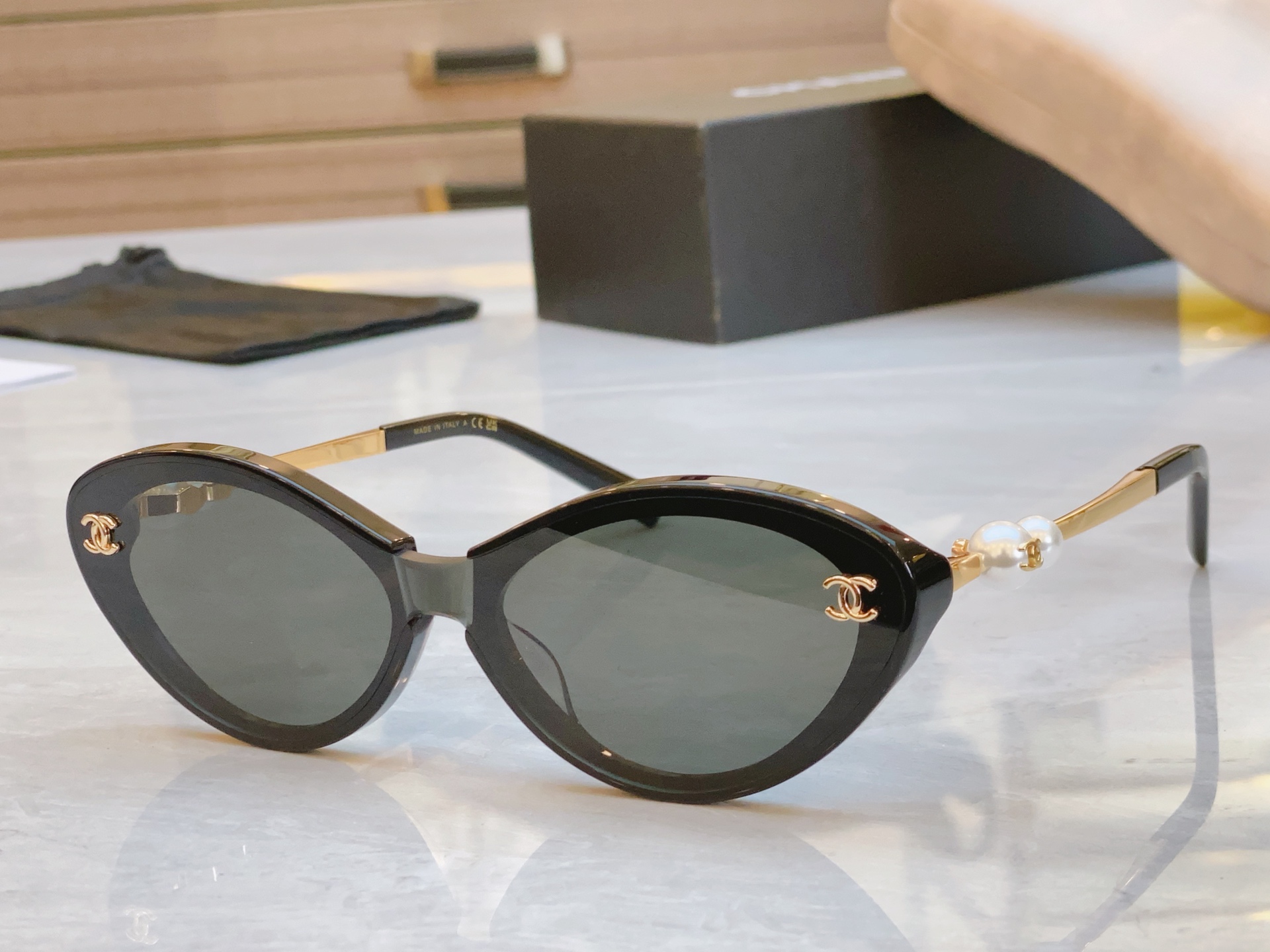 ，【CHANE*】香奈儿新款太阳镜🕶️🕶️，MODEL：A95101，SIZE：56口18-145