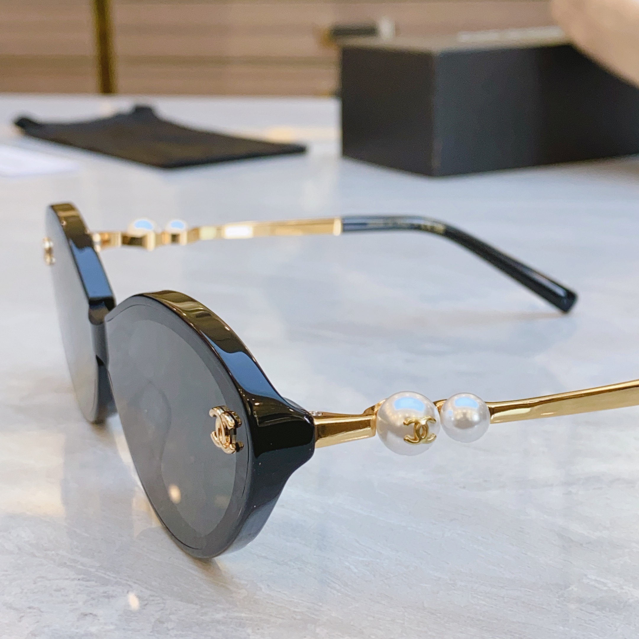 ，【CHANE*】香奈儿新款太阳镜🕶️🕶️，MODEL：A95101，SIZE：56口18-145