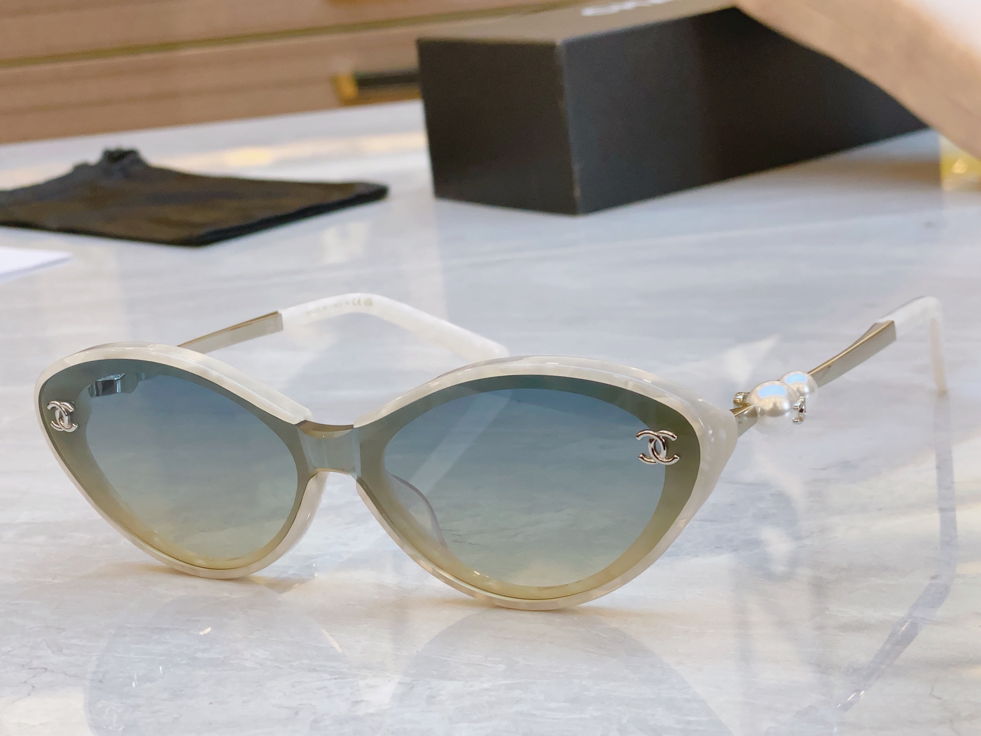 ，【CHANE*】香奈儿新款太阳镜🕶️🕶️，MODEL：A95101，SIZE：56口18-145