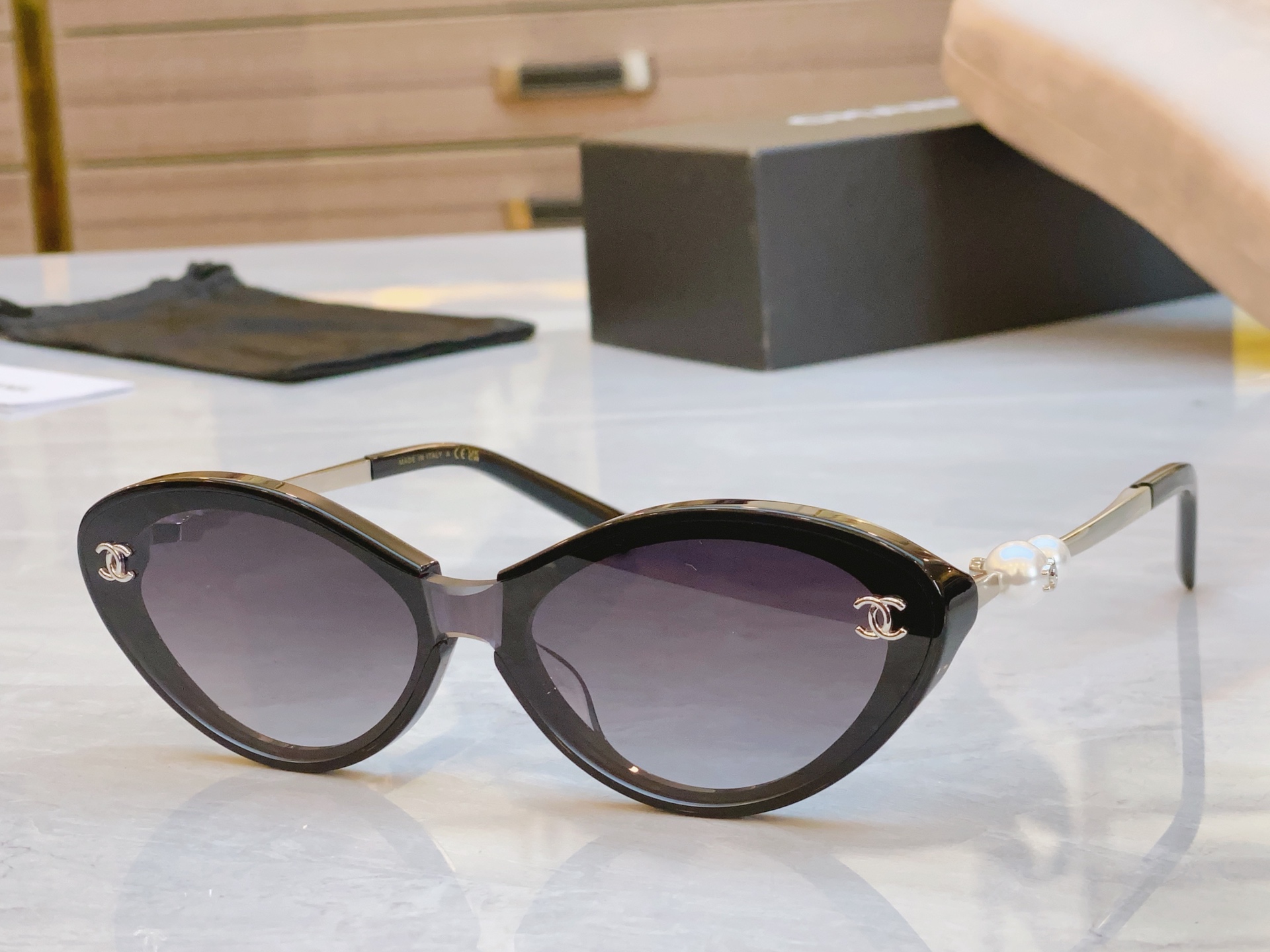 ，【CHANE*】香奈儿新款太阳镜🕶️🕶️，MODEL：A95101，SIZE：56口18-145