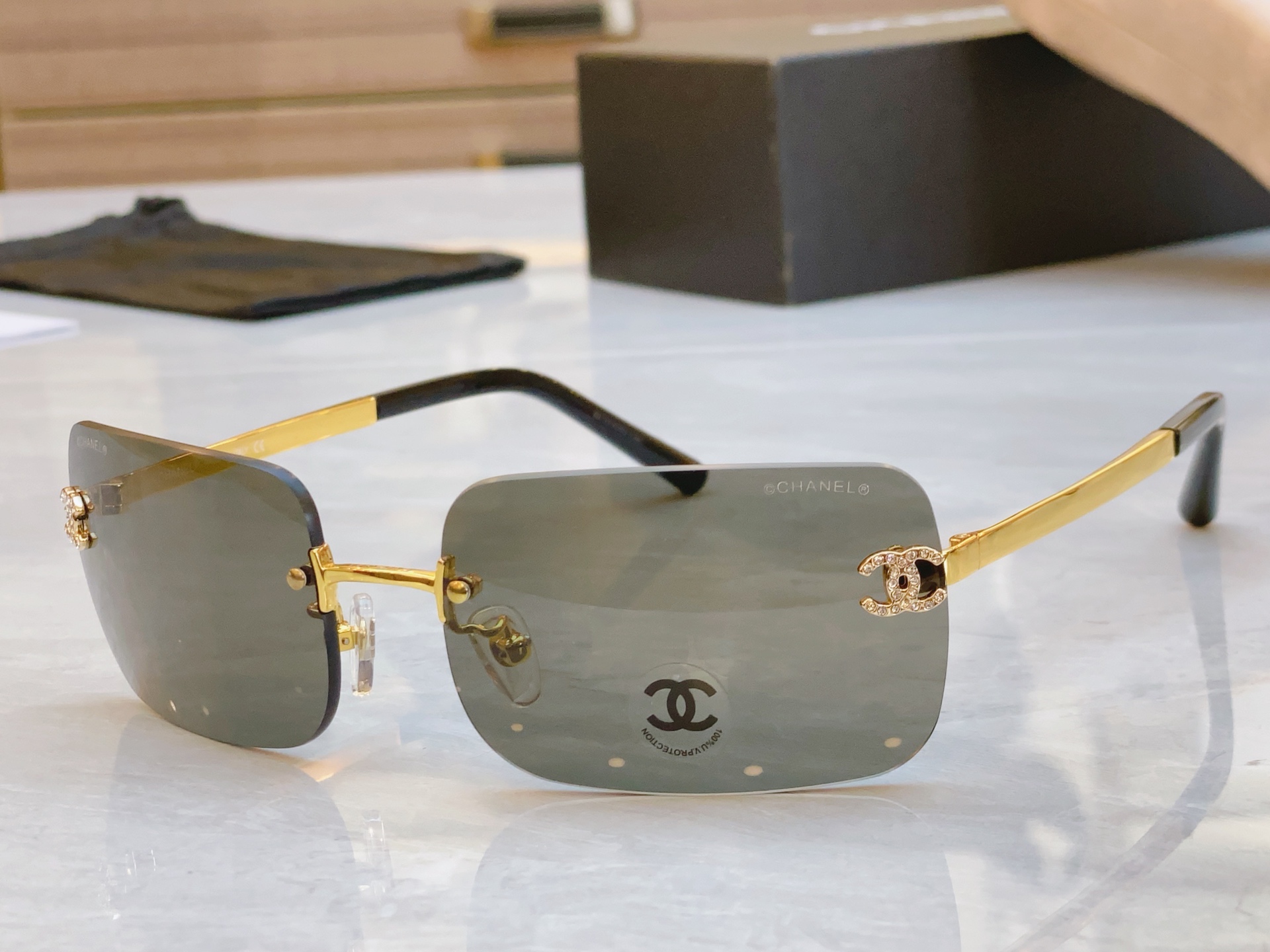 ，【CHANE*】香奈儿新款太阳镜🕶️🕶️，MODEL：CH4218，SIZE：60口16-145