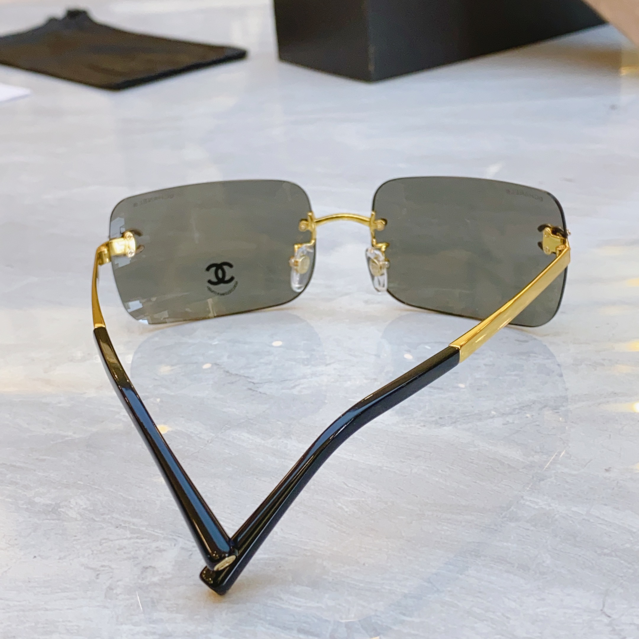 ，【CHANE*】香奈儿新款太阳镜🕶️🕶️，MODEL：CH4218，SIZE：60口16-145