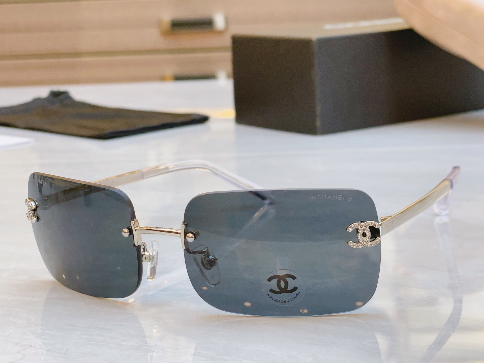 ，【CHANE*】香奈儿新款太阳镜🕶️🕶️，MODEL：CH4218，SIZE：60口16-145