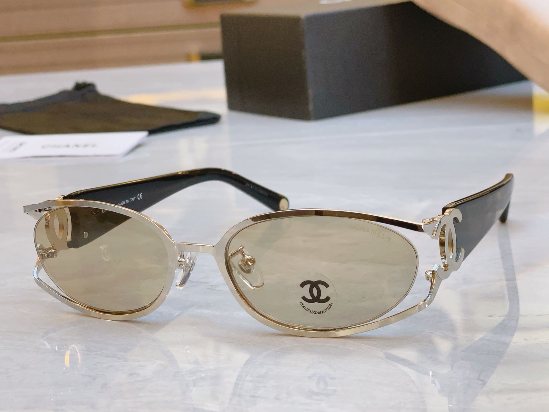 ，【CHANE*】香奈儿新款太阳镜🕶️🕶️，MODEL：CH4024，SIZE：55口19-130