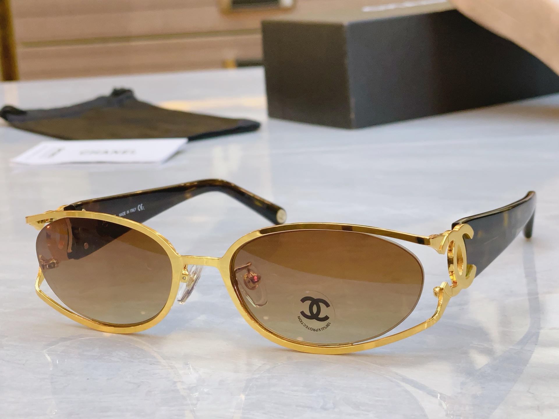 ，【CHANE*】香奈儿新款太阳镜🕶️🕶️，MODEL：CH4024，SIZE：55口19-130