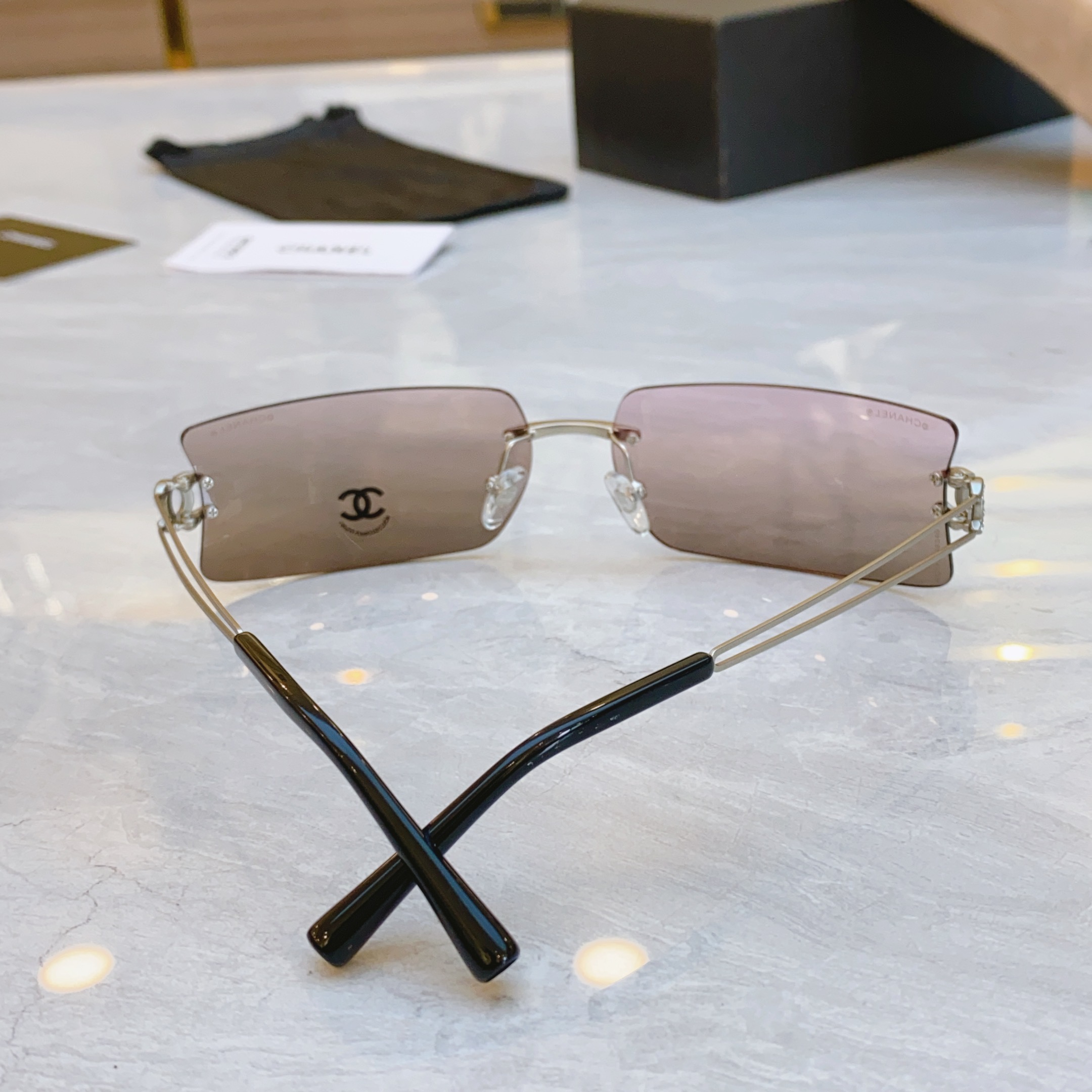 ，【CHANE*】香奈儿新款太阳镜🕶️🕶️，MODEL：CH4051，SIZE：63口15-145