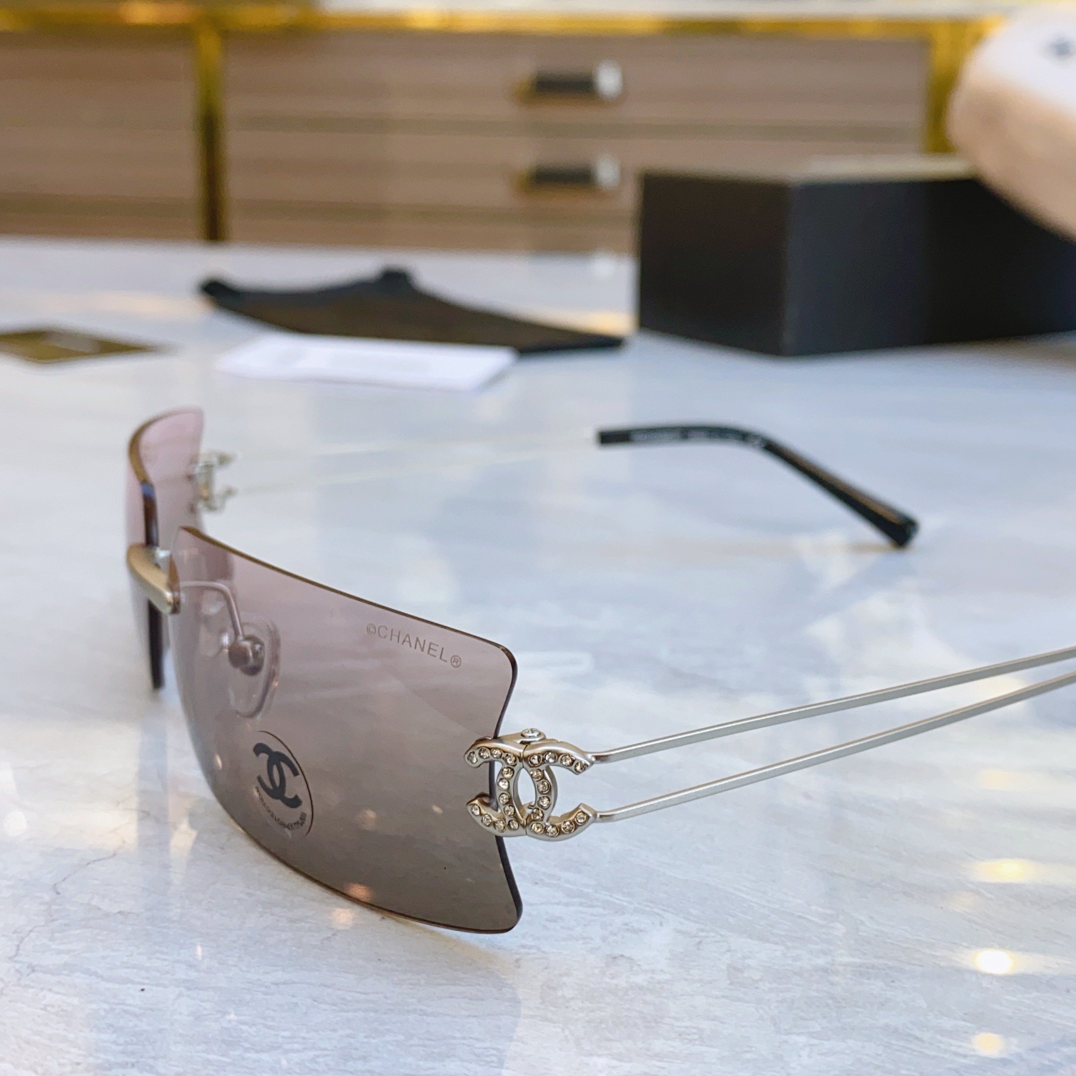 ，【CHANE*】香奈儿新款太阳镜🕶️🕶️，MODEL：CH4051，SIZE：63口15-145