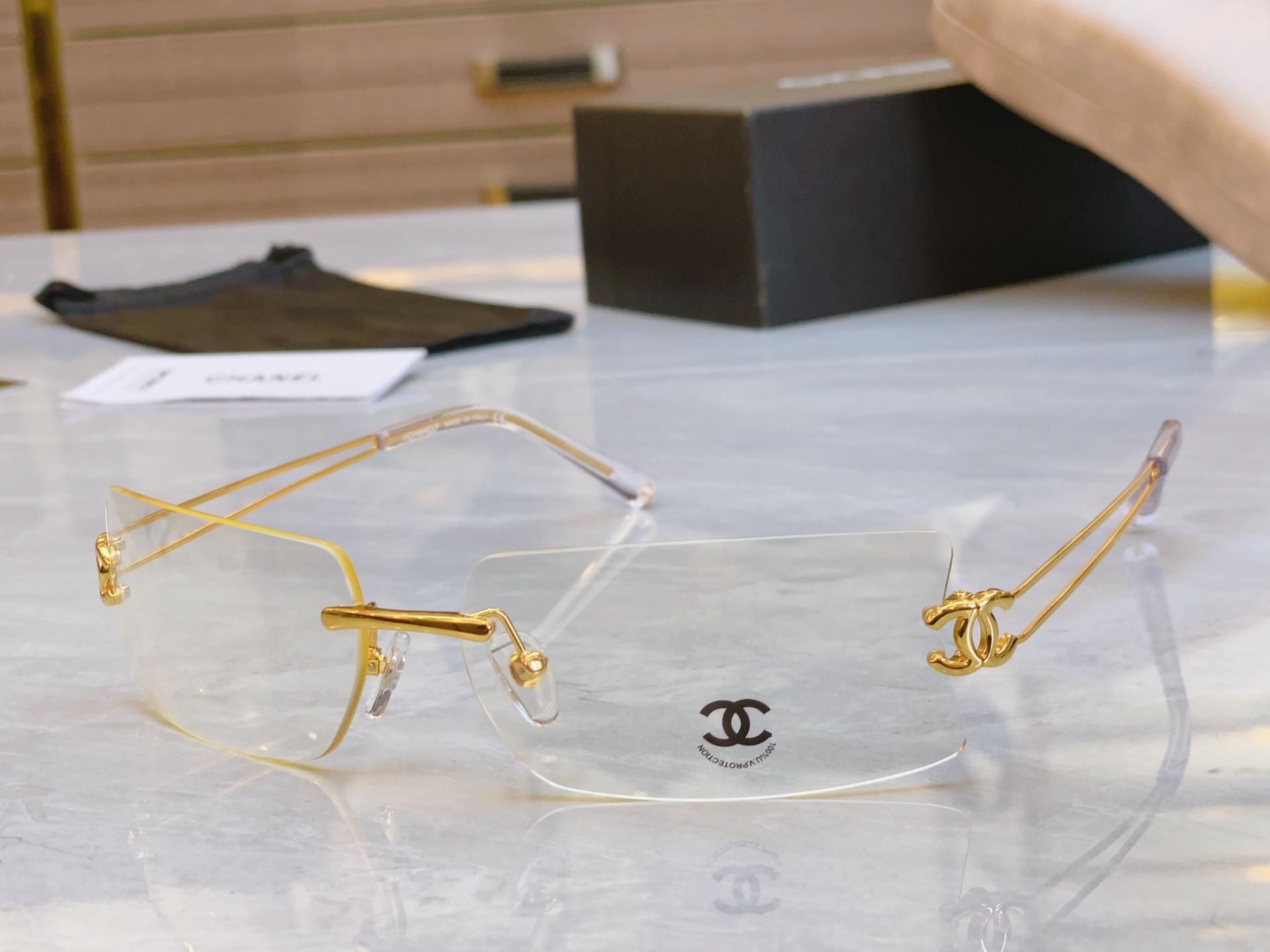 ，【CHANE*】香奈儿新款太阳镜🕶️🕶️，MODEL：CH4051，SIZE：63口15-145