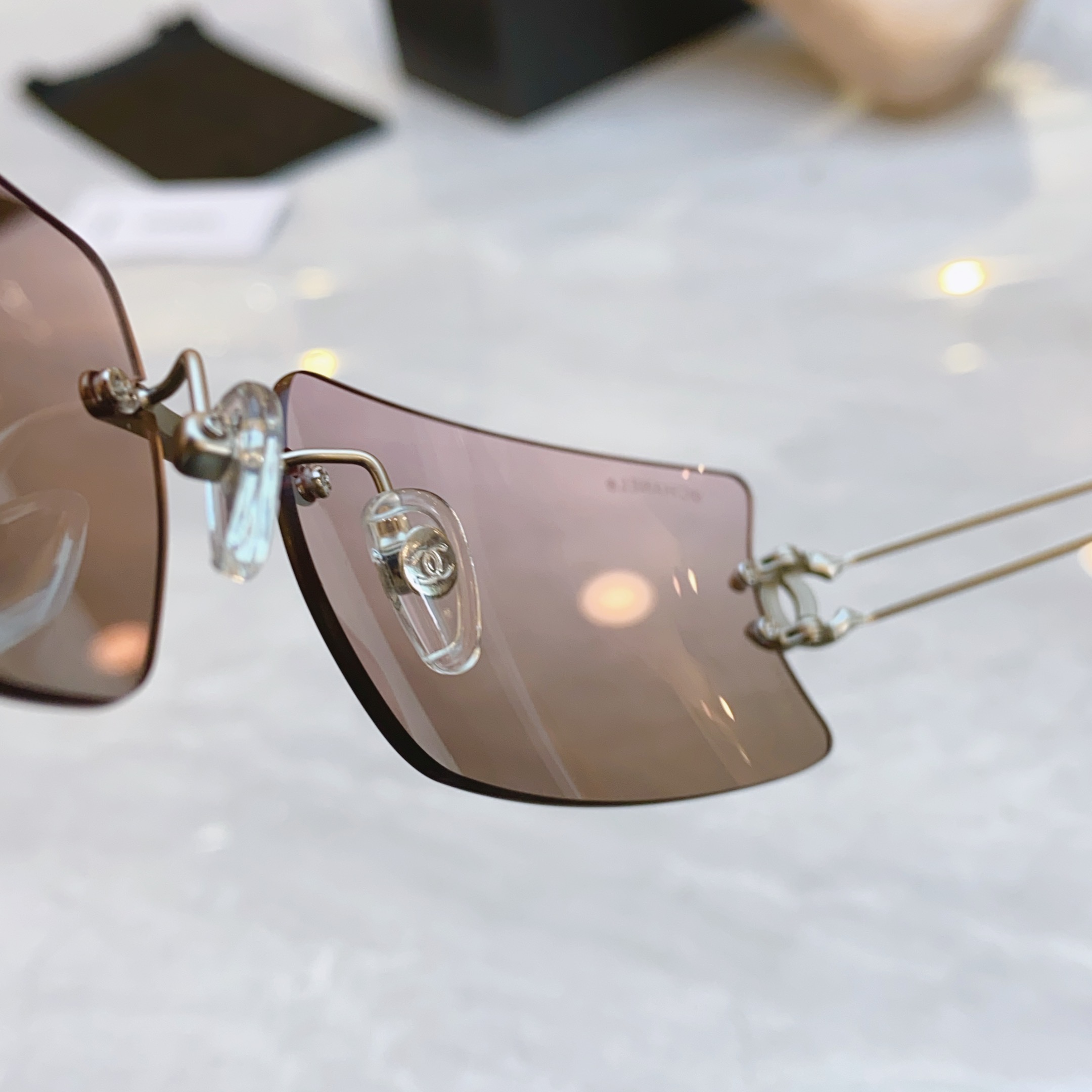 ，【CHANE*】香奈儿新款太阳镜🕶️🕶️，MODEL：CH4051，SIZE：63口15-145