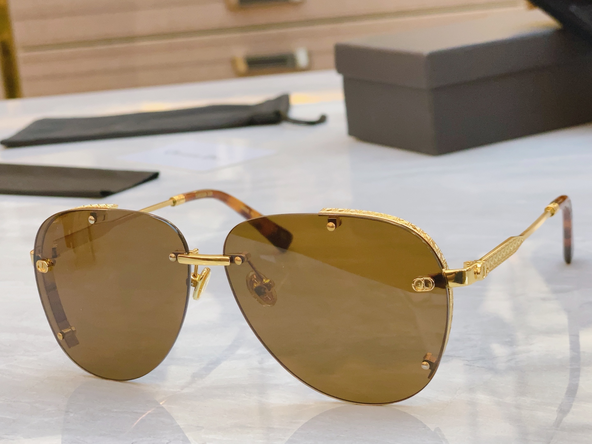 NO:256098,,【DIO*】Di*Ao new sunglasses, MODELNEODIOR A1U, SIZE61 11-140 glasses sunglasses, glasses, dior19860909,【DIO*】迪*奥新款太阳镜, MODELNEODIOR A1U,SIZE61口11-140眼镜墨镜太阳镜,眼镜,dior,glasses