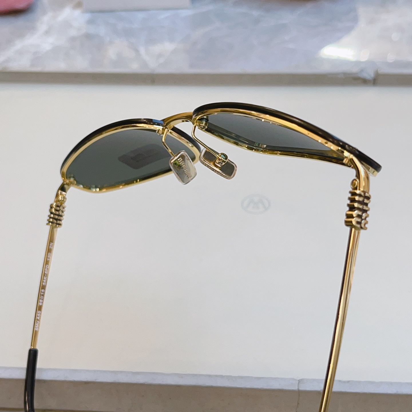 ，【MIUMI*】缪*缪新款太阳镜🕶️，高版本✨✨，ModSMU A50，SIZE68口15-130
