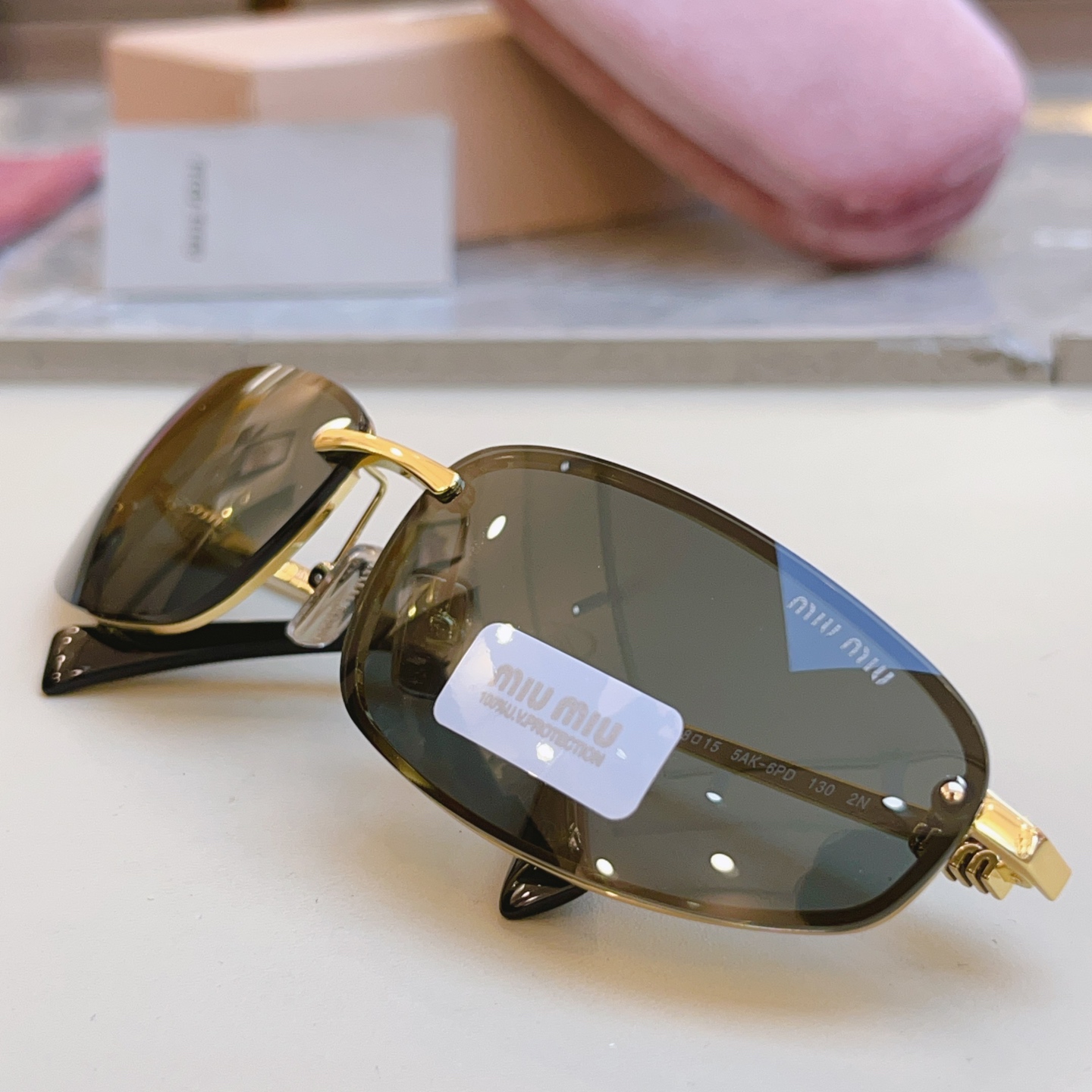 ，【MIUMI*】缪*缪新款太阳镜🕶️，高版本✨✨，ModSMU A50，SIZE68口15-130