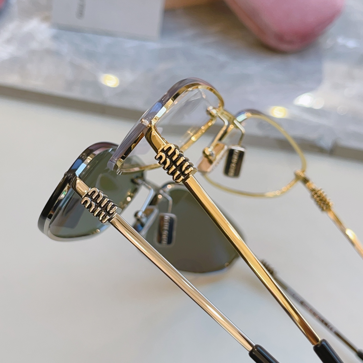 ，【MIUMI*】缪*缪新款太阳镜🕶️，高版本✨✨，ModSMU A50，SIZE68口15-130