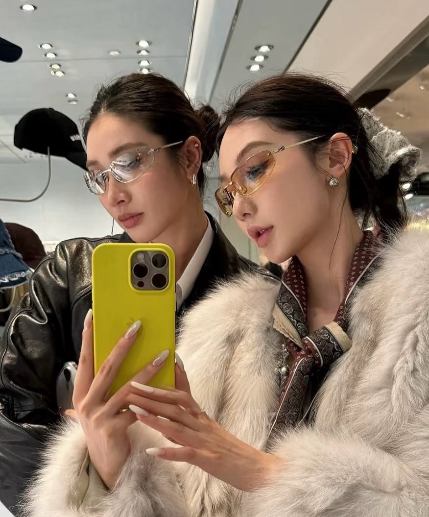 ，【MIUMI*】缪*缪新款太阳镜🕶️，高版本✨✨，ModSMU A50，SIZE68口15-130
