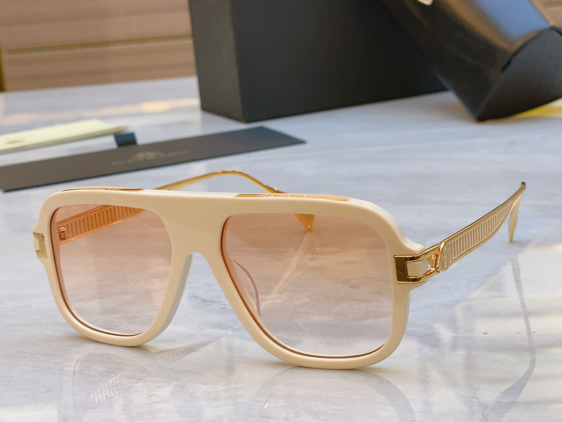 ，【MAYBAC*】迈巴*赫新款太阳镜🕶️🕶️，MODELB/KGT-AQ- Z145，SIZE：55口