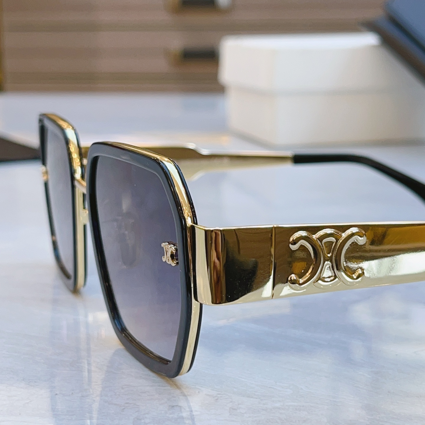 ，【CELIN*】赛*琳新款太阳镜， MODELCL40333F ，SIZE 53口21-145